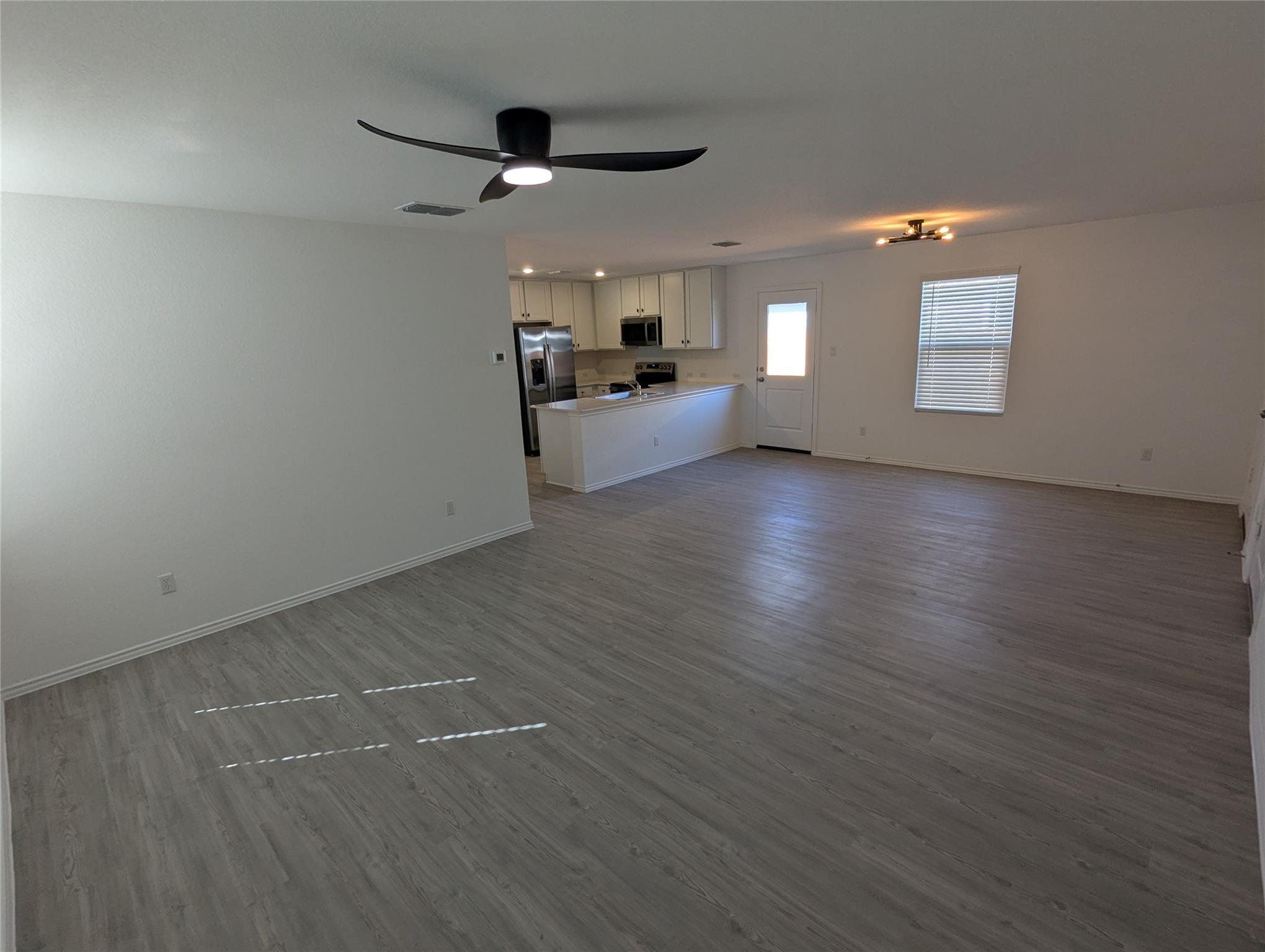 344 Marty Allen Loop, Jarrell, TX 76537