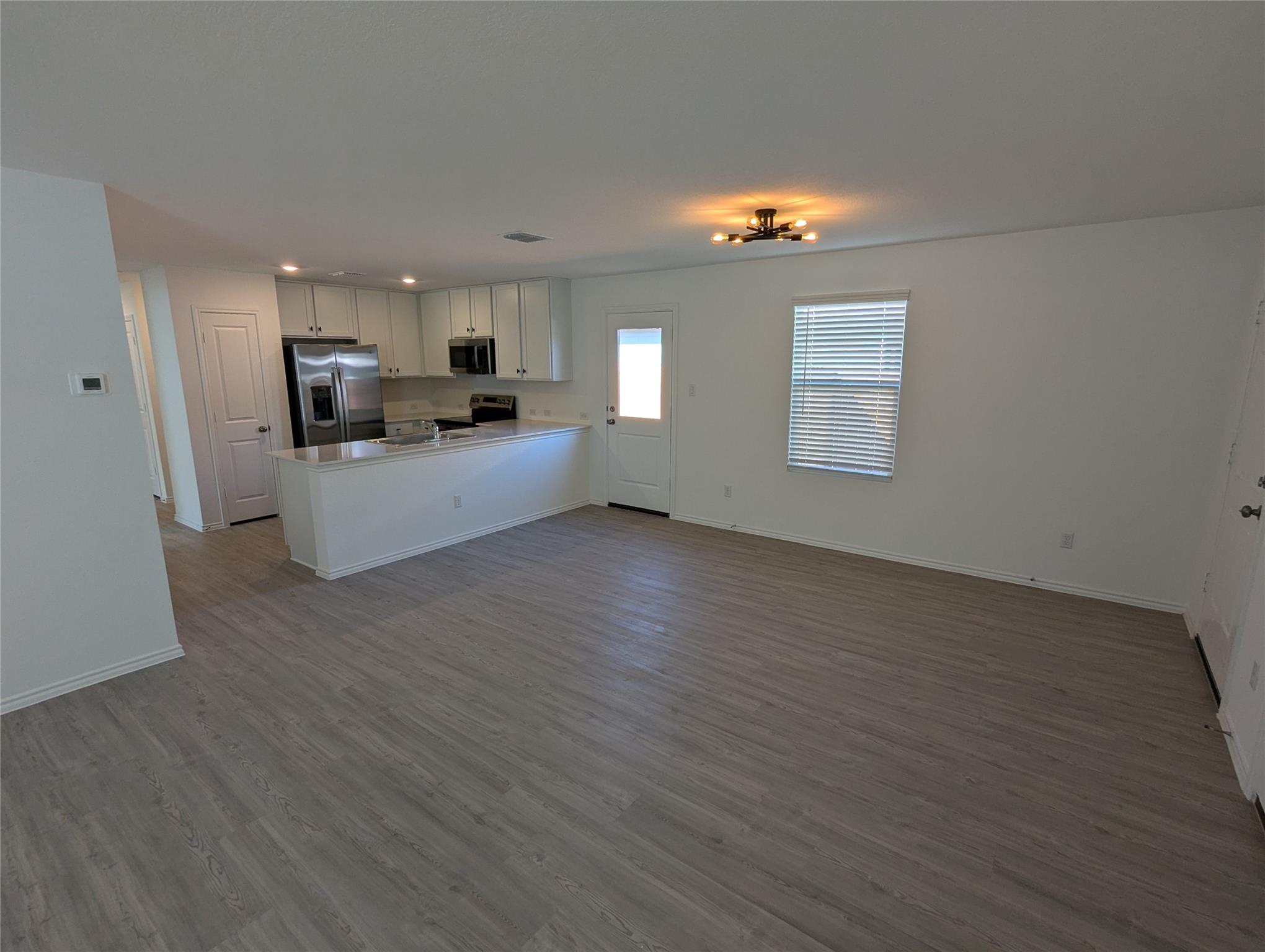 344 Marty Allen Loop, Jarrell, TX 76537