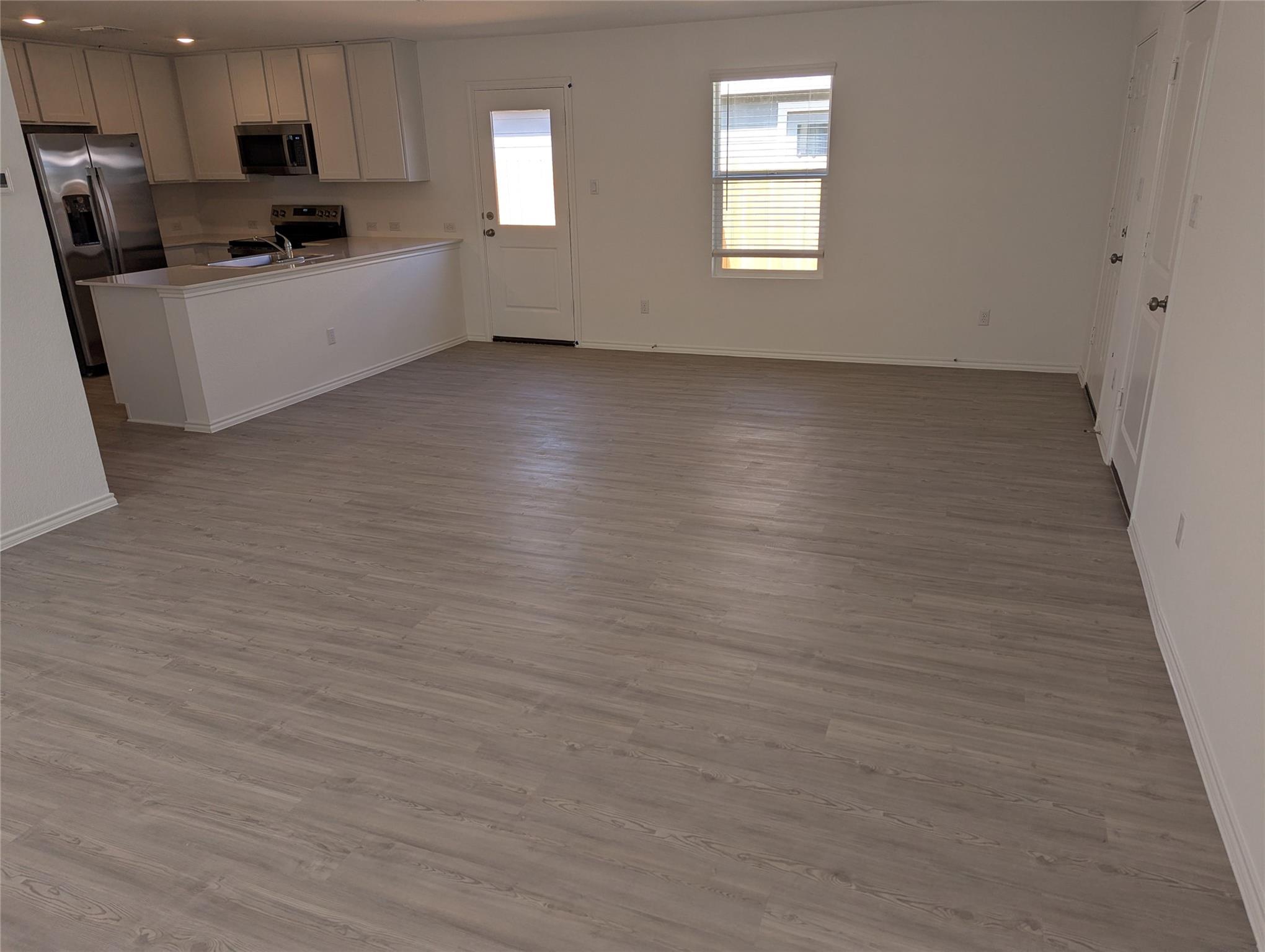 344 Marty Allen Loop, Jarrell, TX 76537