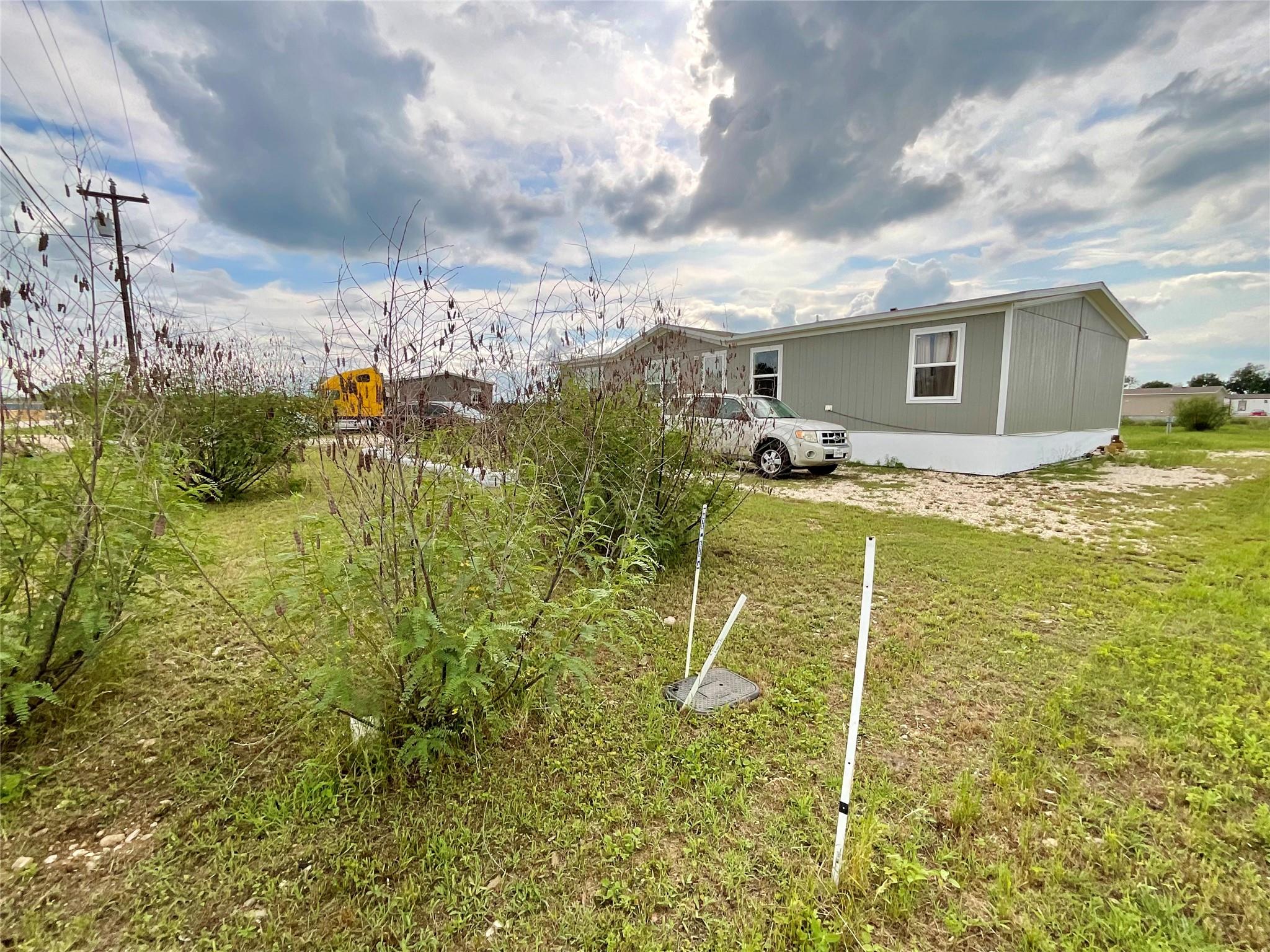 128 Ciervo St, Cedar Creek, TX 78612