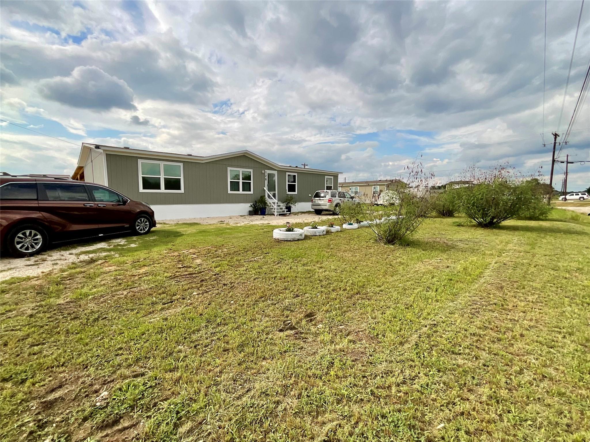 128 Ciervo St, Cedar Creek, TX 78612