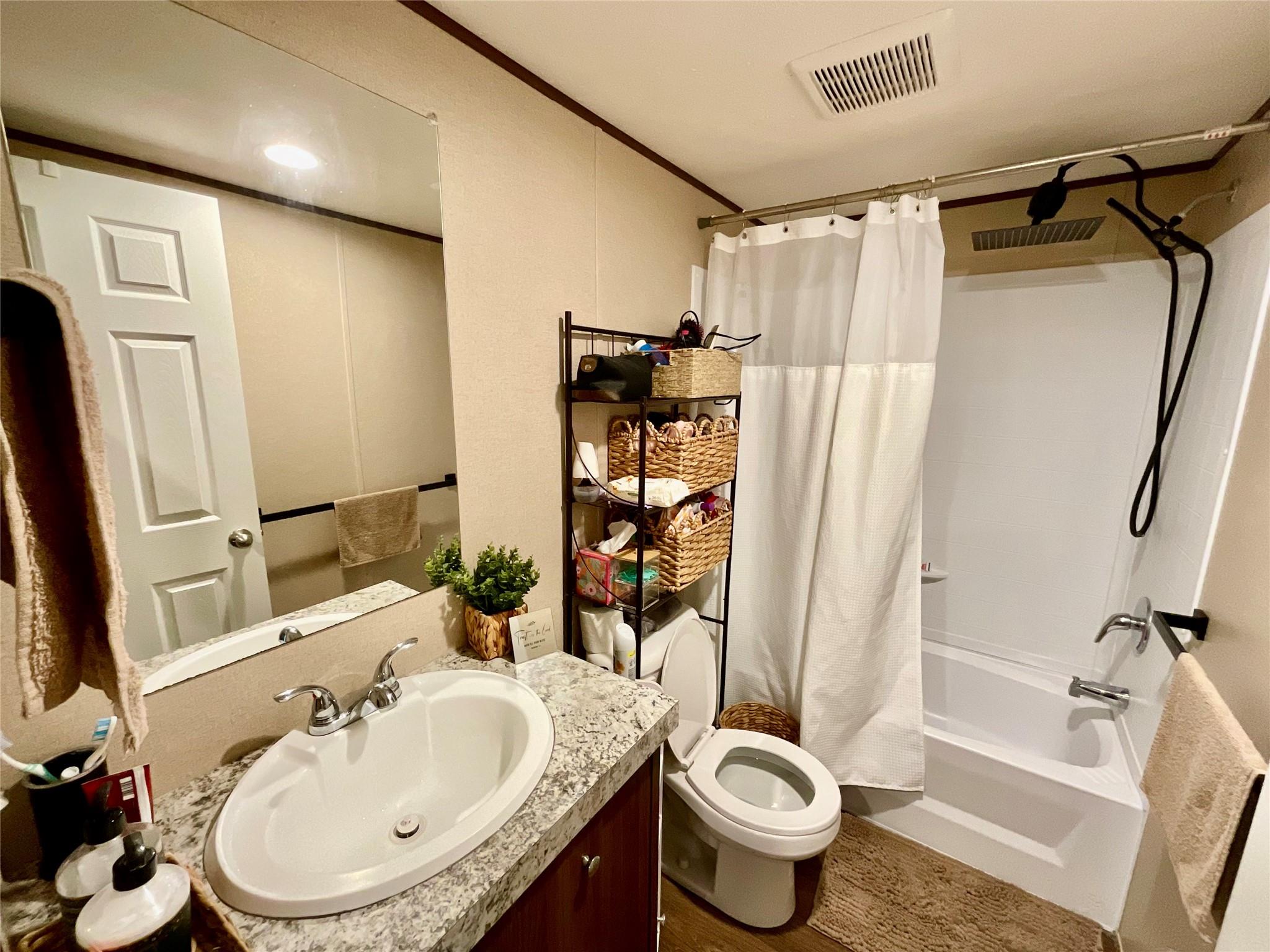 128 Ciervo St, Cedar Creek, TX 78612