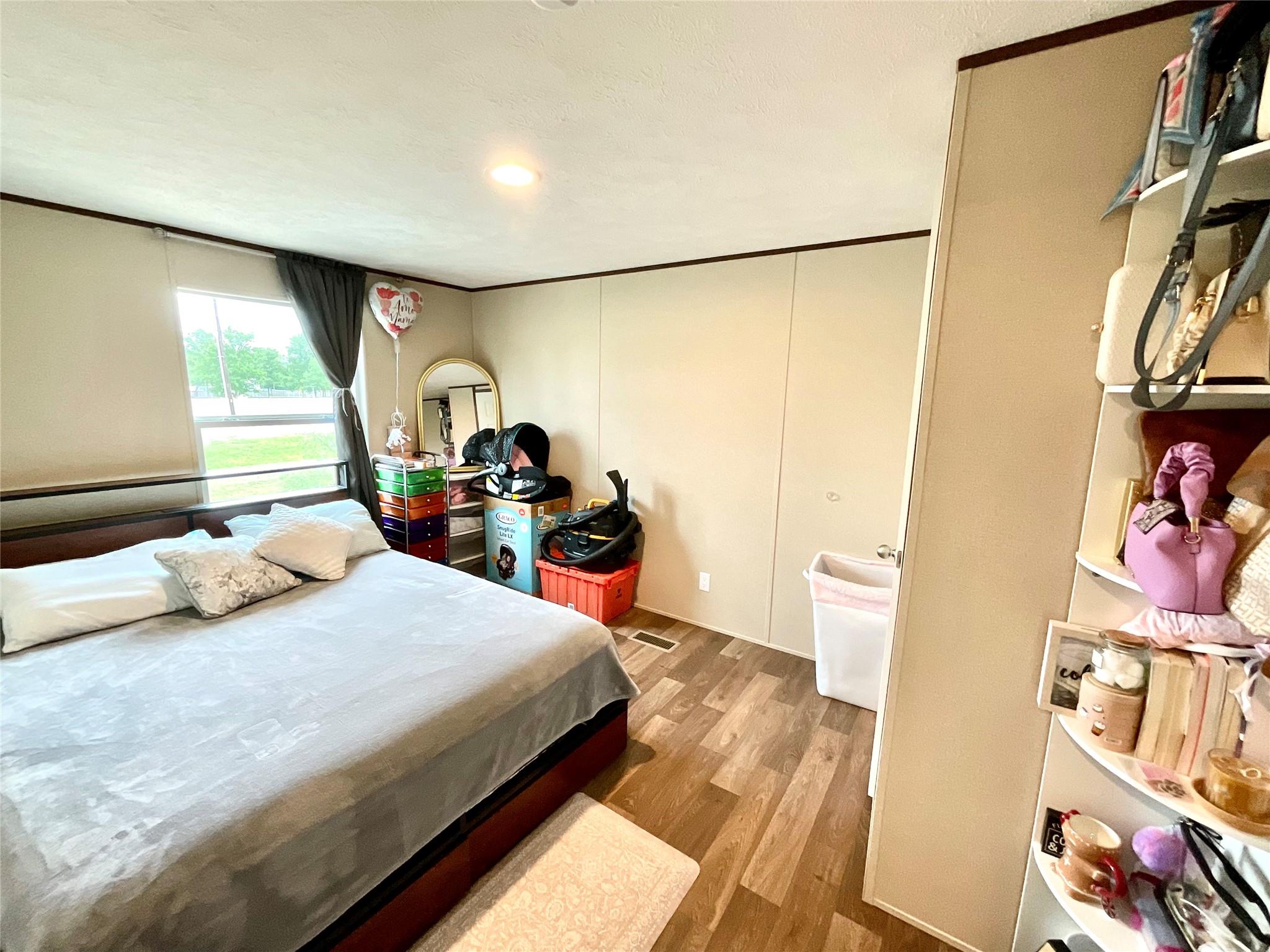 128 Ciervo St, Cedar Creek, TX 78612
