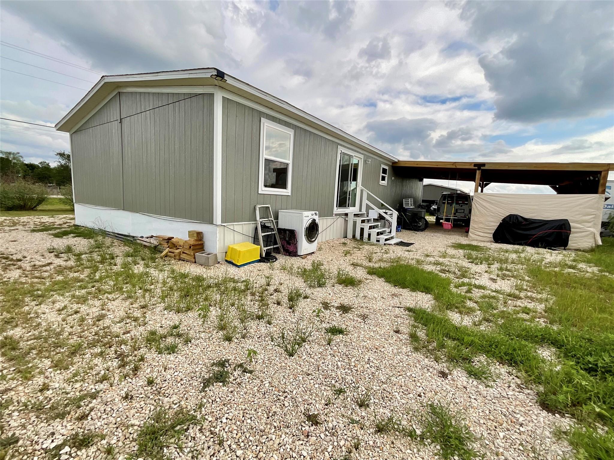 128 Ciervo St, Cedar Creek, TX 78612