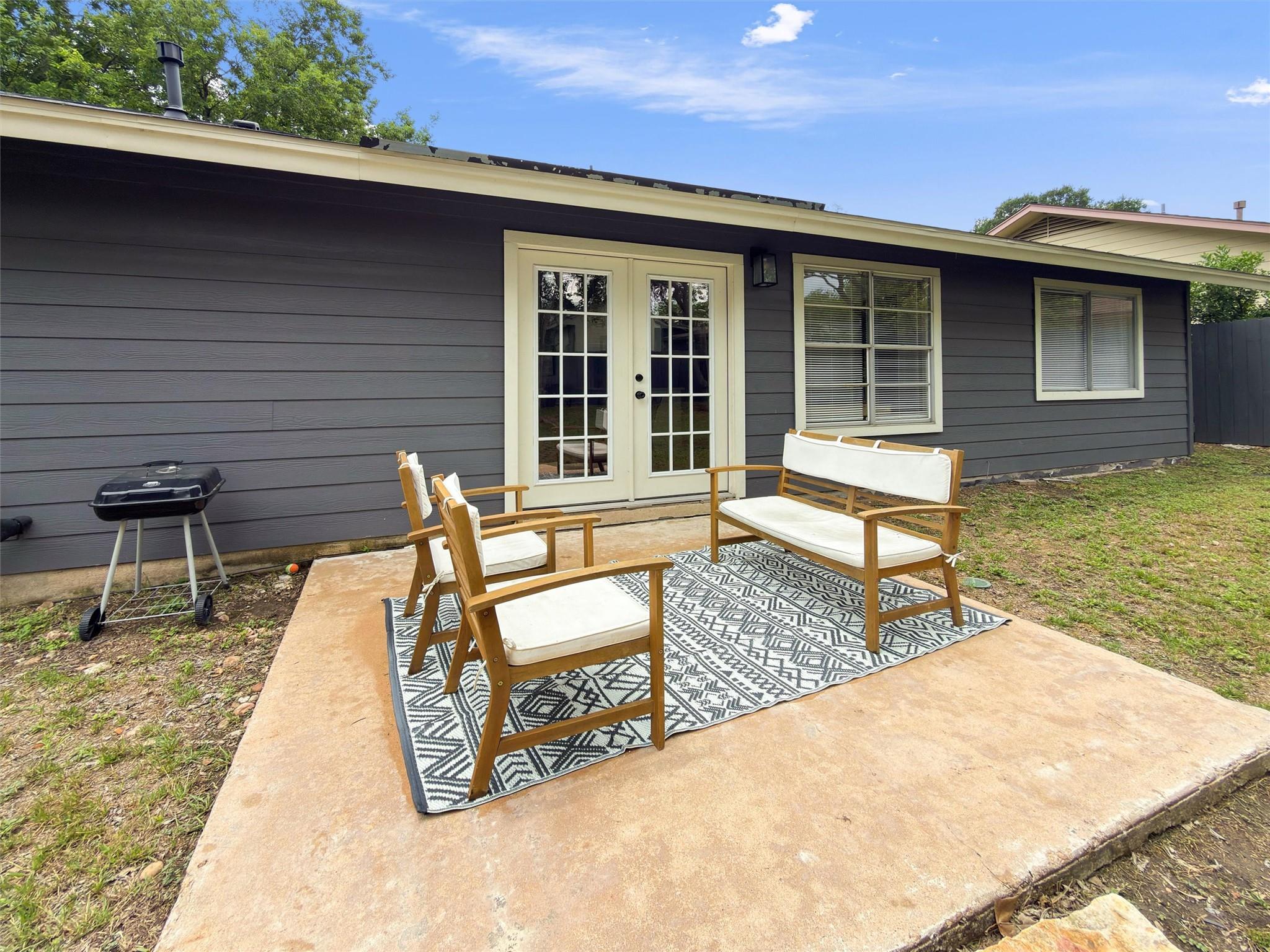 800 Huntingdon Pl, Austin, TX 78745