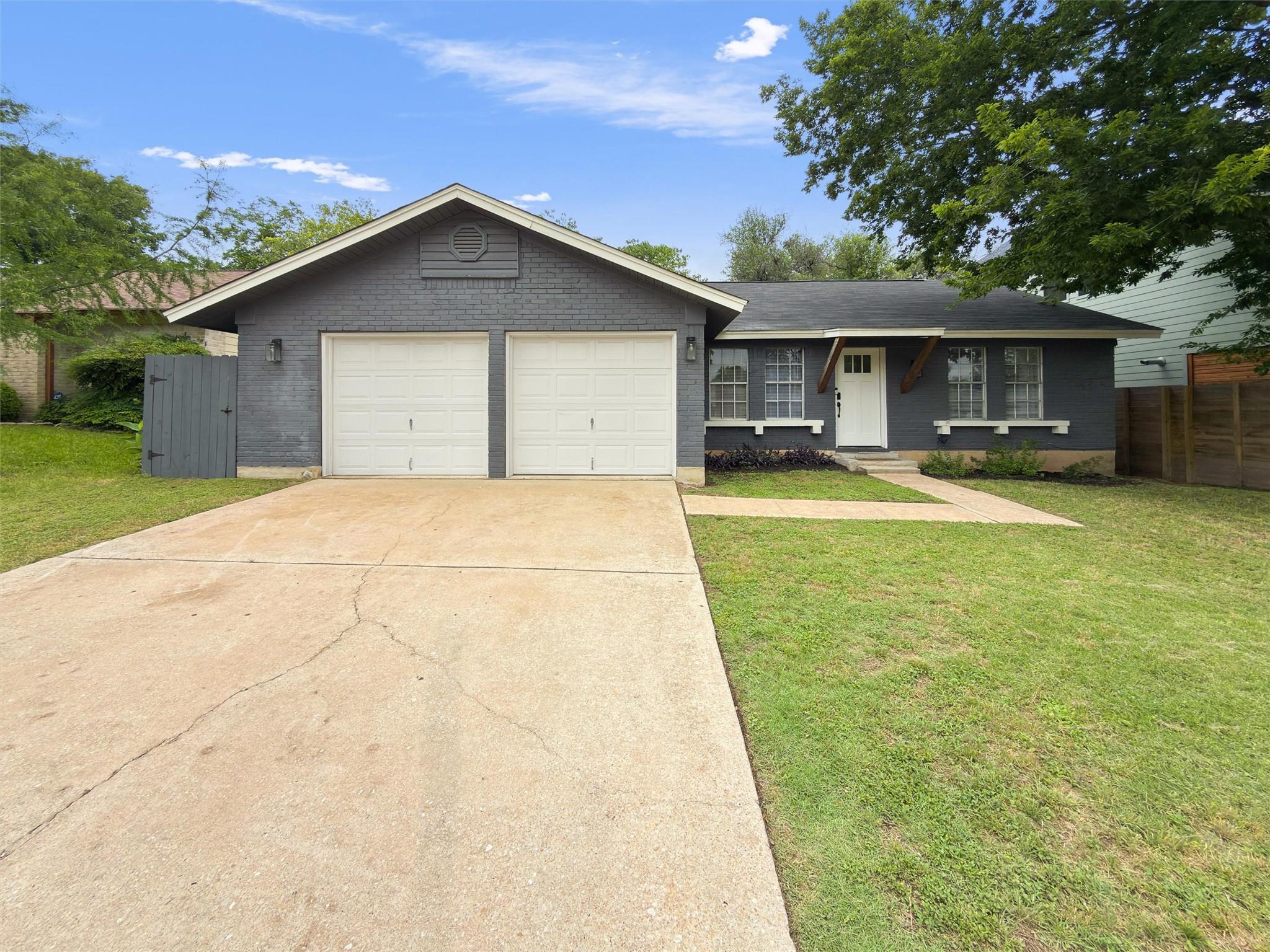 800 Huntingdon Pl, Austin, TX 78745