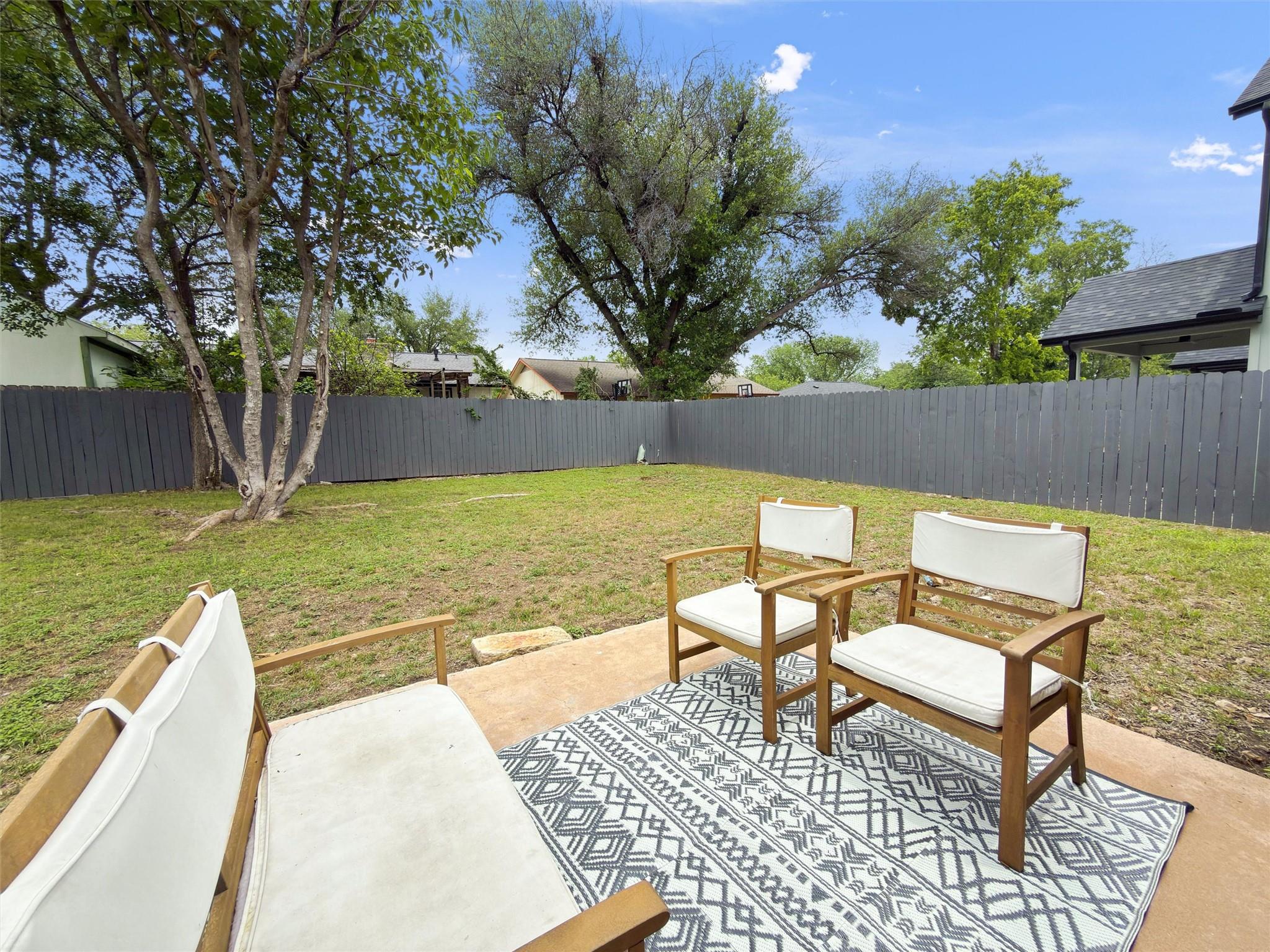 800 Huntingdon Pl, Austin, TX 78745