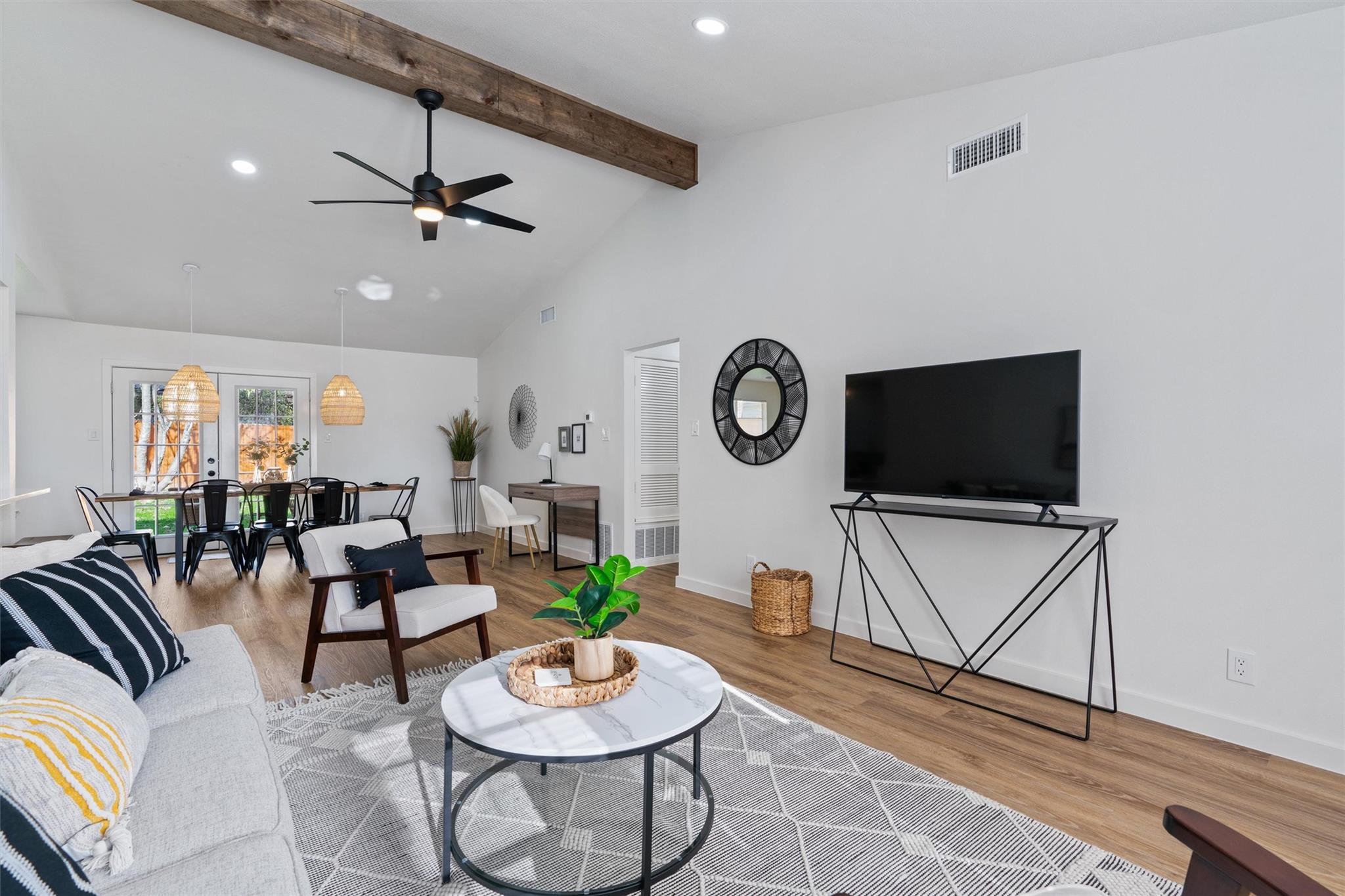 800 Huntingdon Pl, Austin, TX 78745