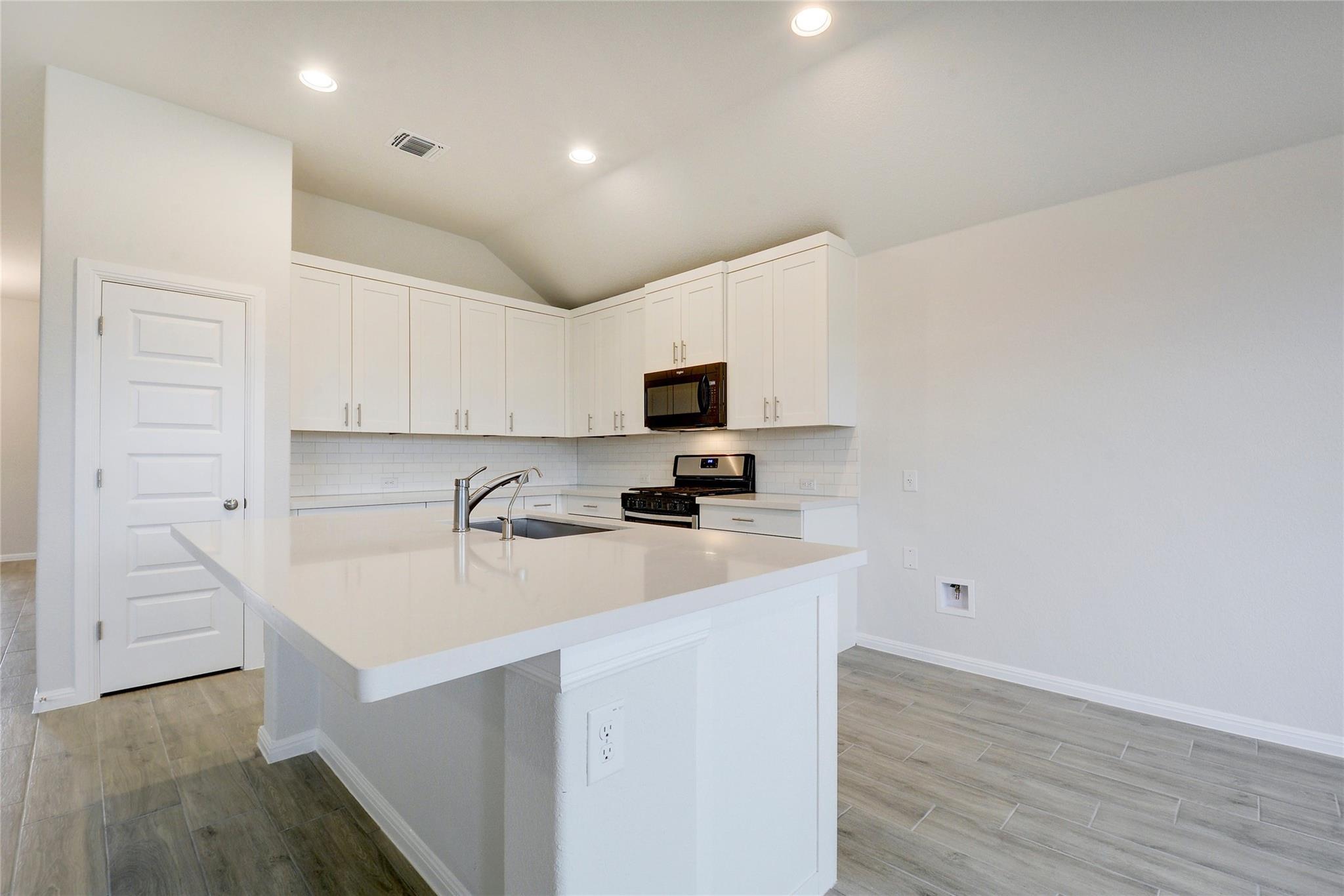 134 Edgewater Trl, Bastrop, TX 78602