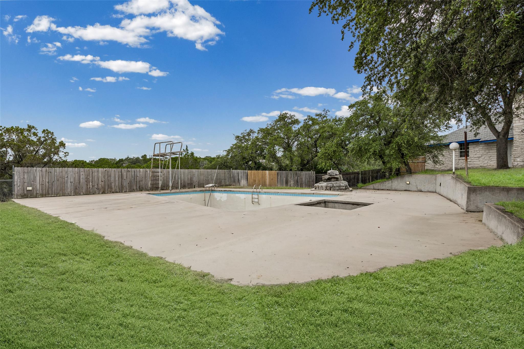 4205 Park Dr, Lago Vista, TX 78645