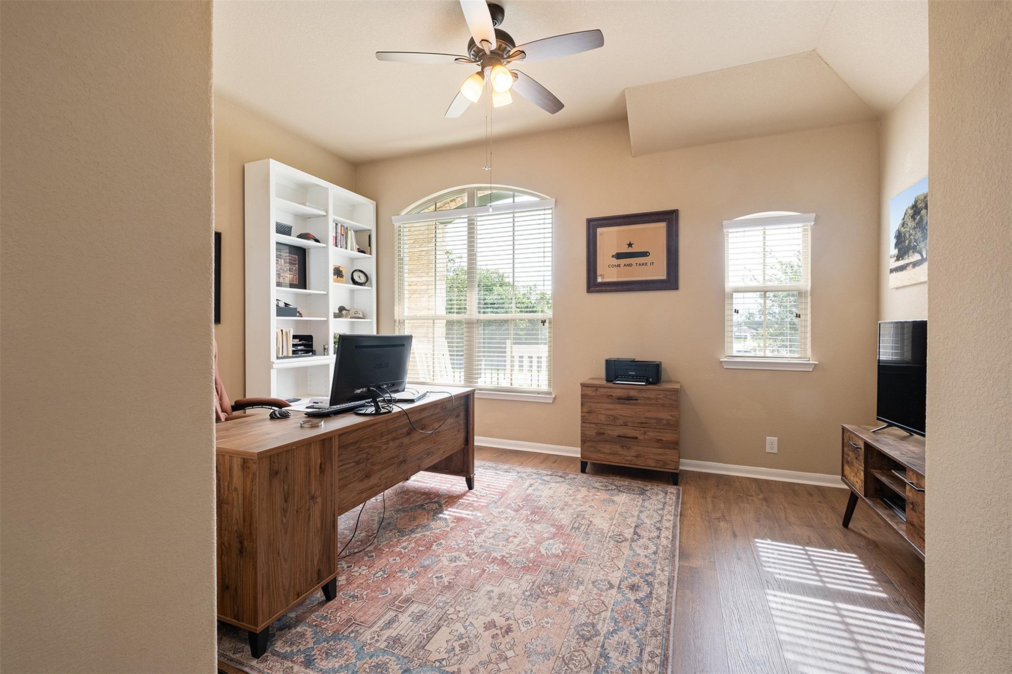 102 McCoy Cir, Bastrop, TX 78602