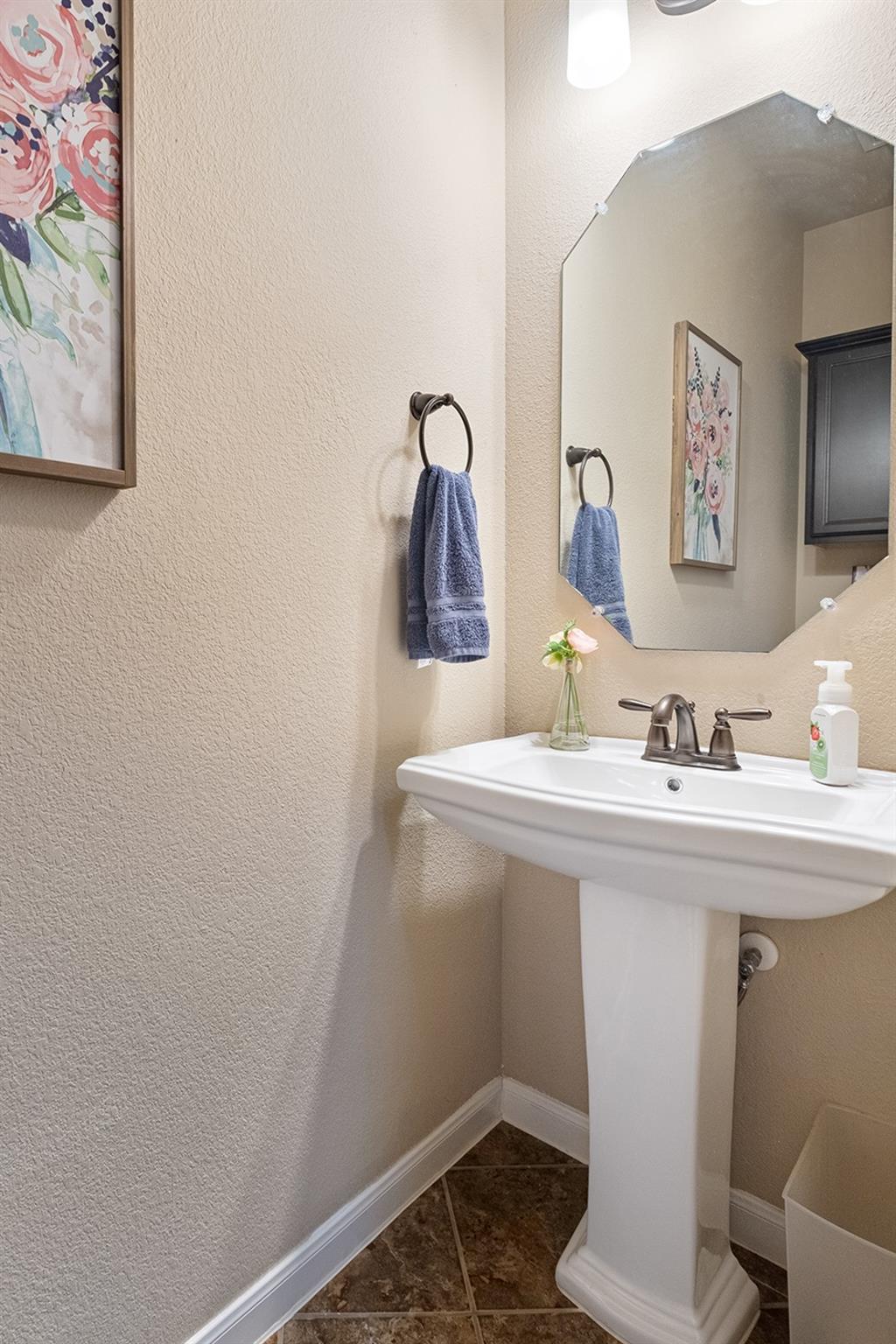 102 McCoy Cir, Bastrop, TX 78602