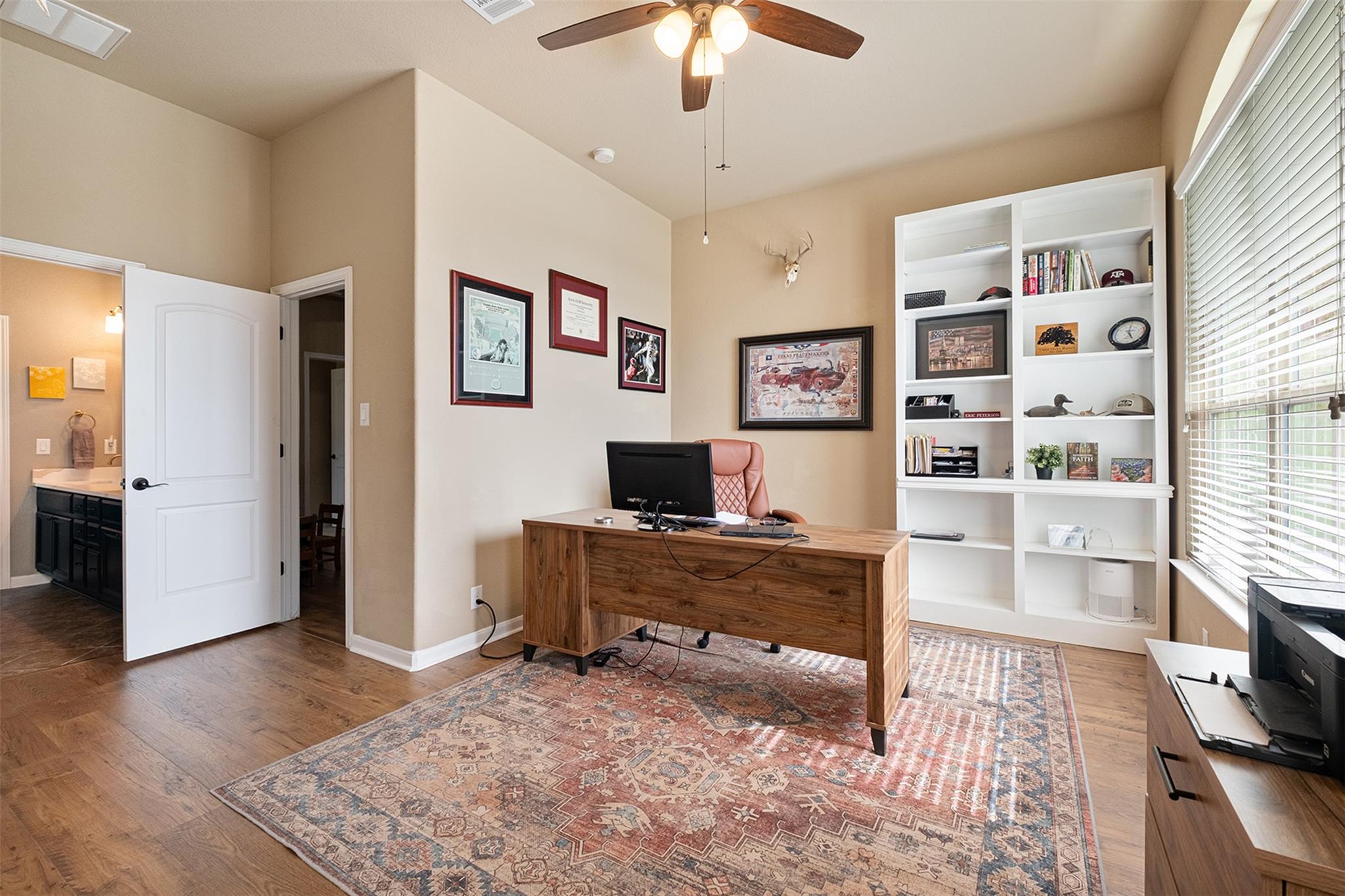 102 McCoy Cir, Bastrop, TX 78602