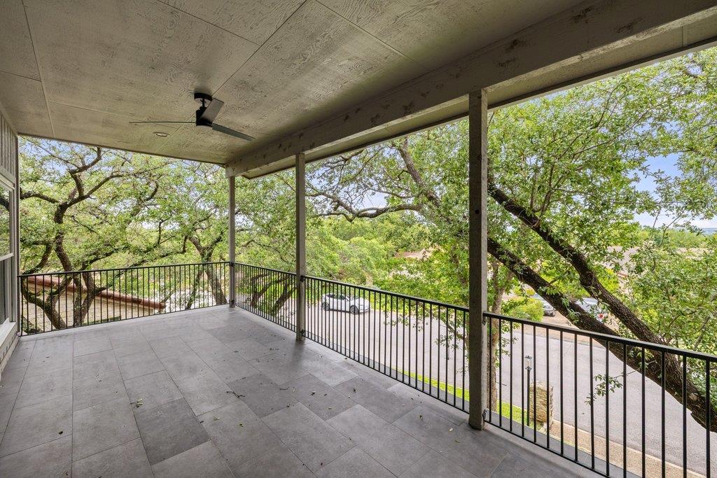 201 Crescent Blf, Lakeway, TX 78734