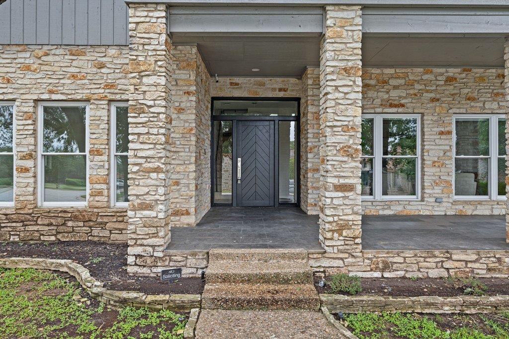 201 Crescent Blf, Lakeway, TX 78734