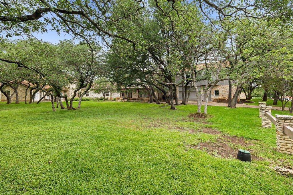 201 Crescent Blf, Lakeway, TX 78734