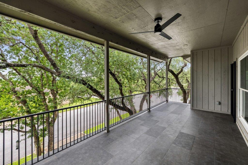 201 Crescent Blf, Lakeway, TX 78734