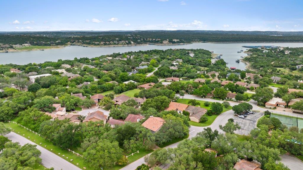 201 Crescent Blf, Lakeway, TX 78734