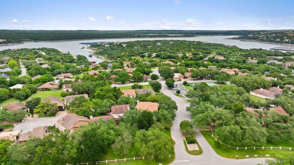 201 Crescent Blf, Lakeway, TX 78734