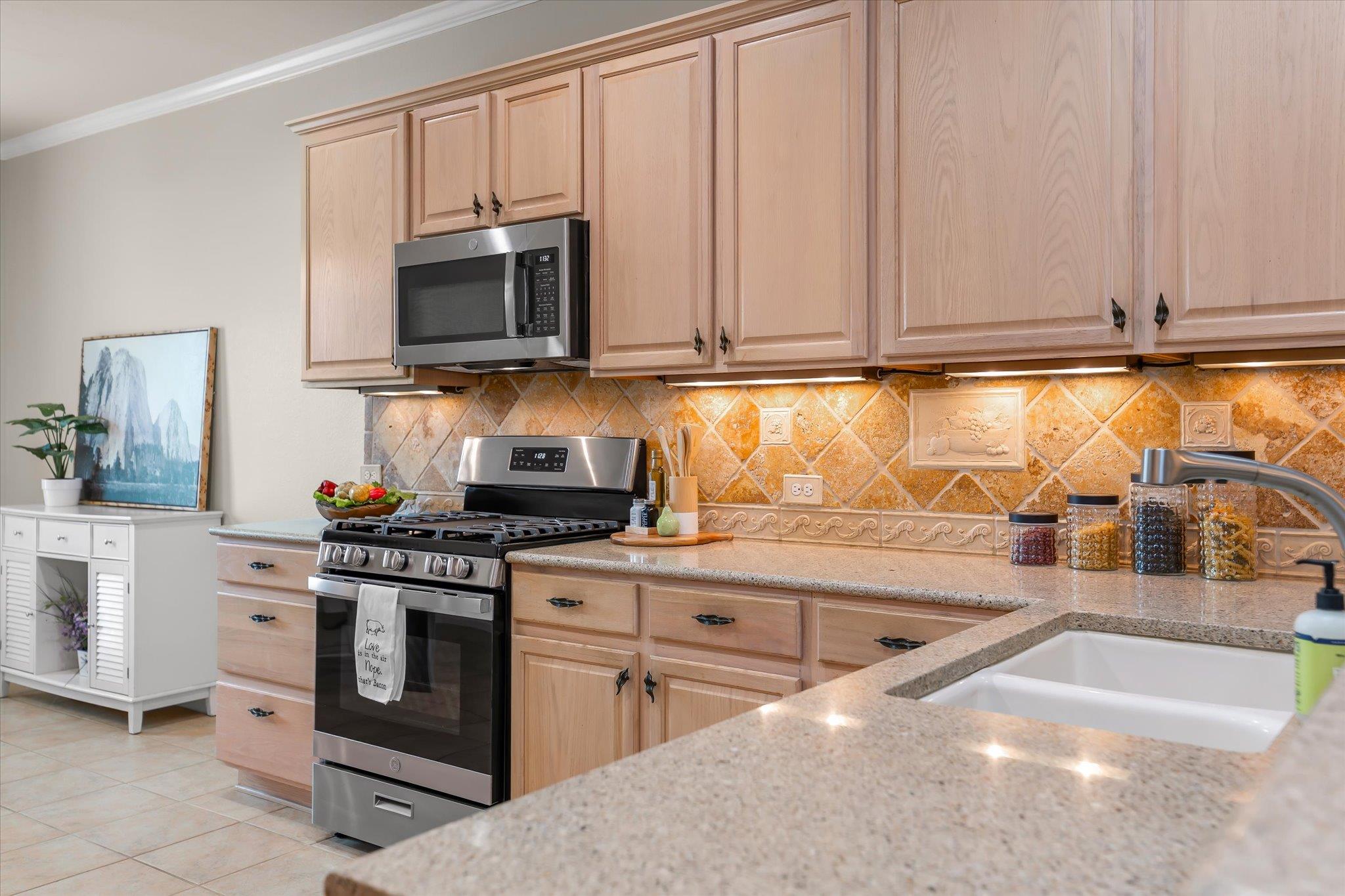 402 Deer Meadow Cir, Georgetown, TX 78633