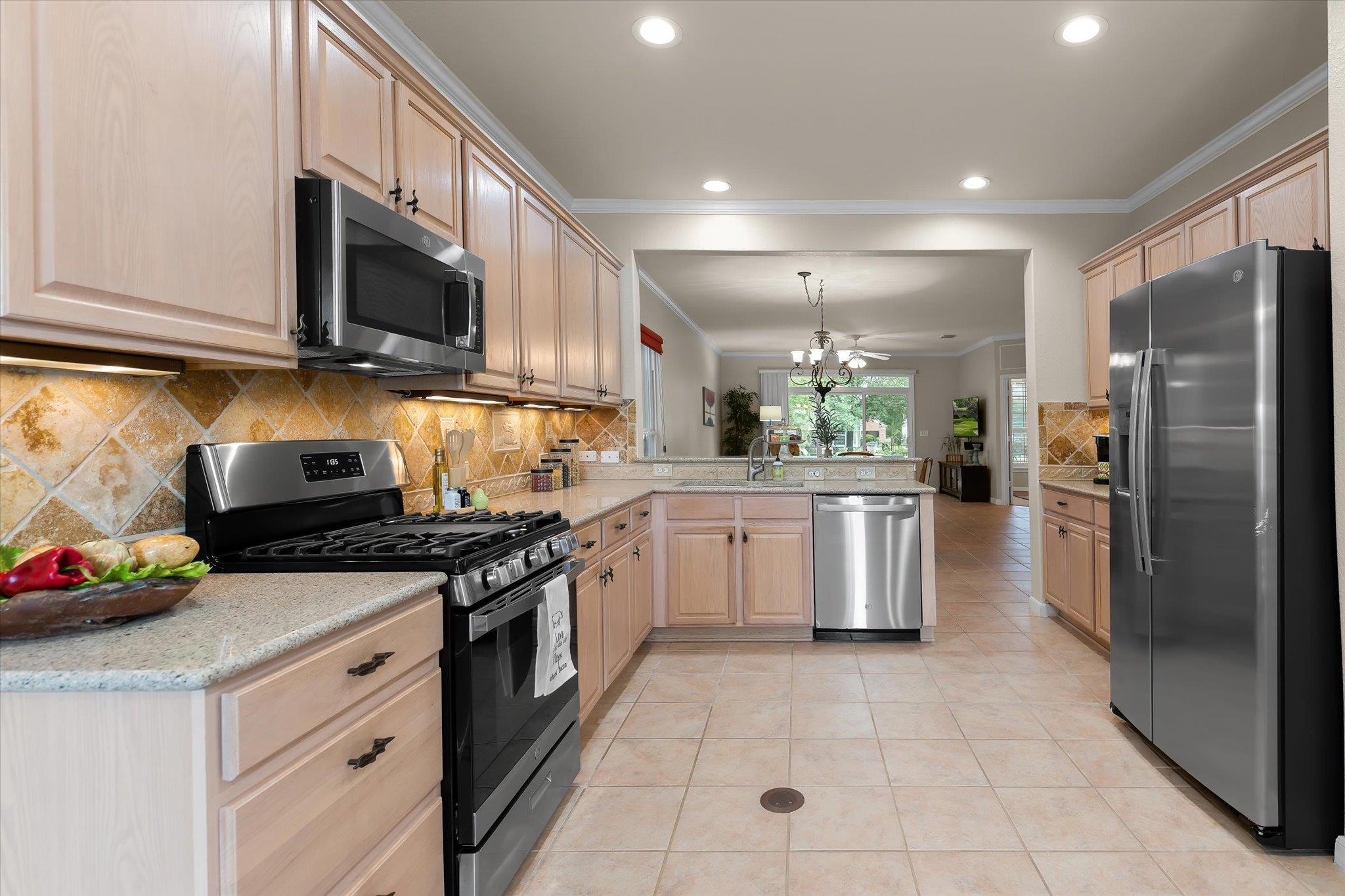402 Deer Meadow Cir, Georgetown, TX 78633