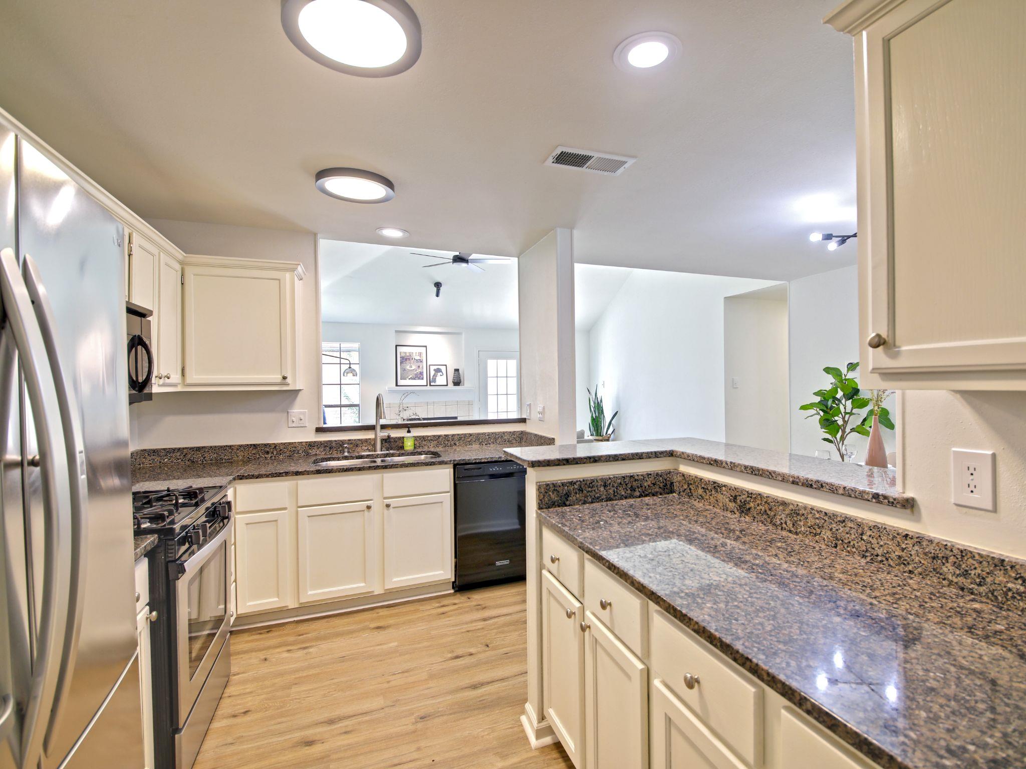 603 Saunders Dr, Round Rock, TX 78664
