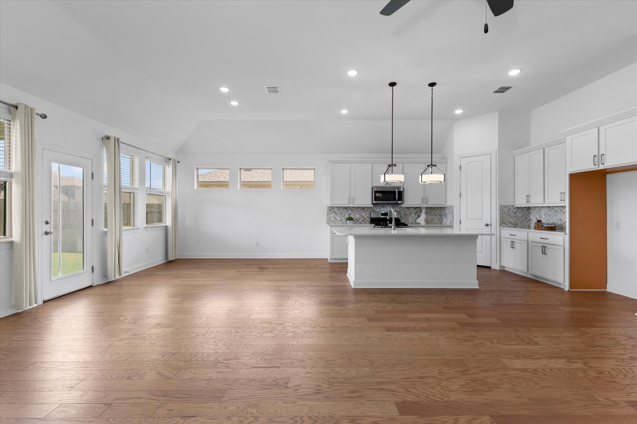 121 Shagbark Trl, Bastrop, TX 78602