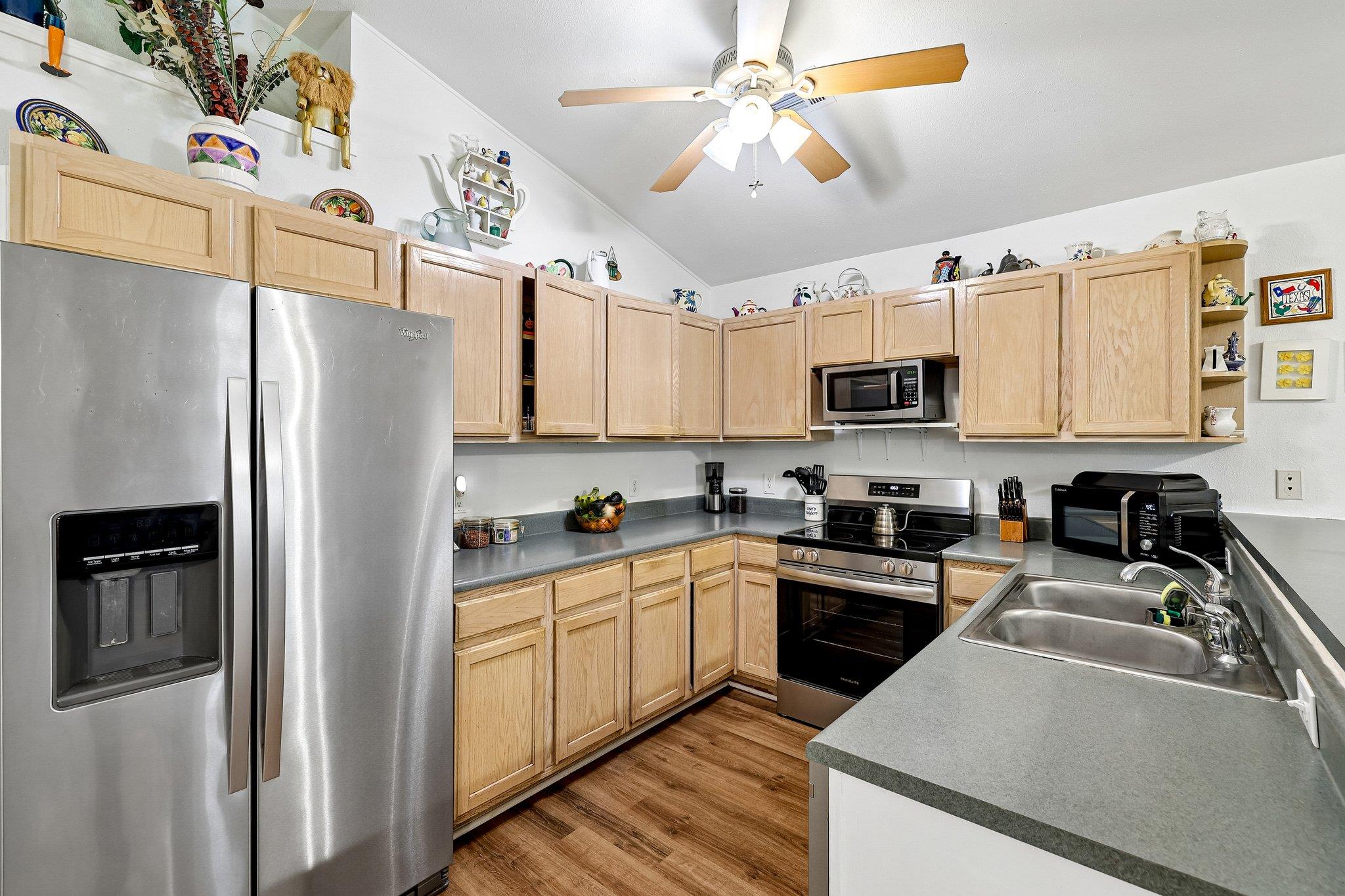 94 Louise St, Elgin, TX 78621