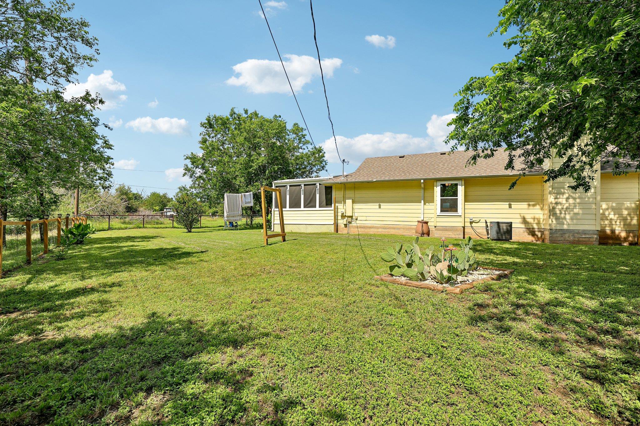 94 Louise St, Elgin, TX 78621