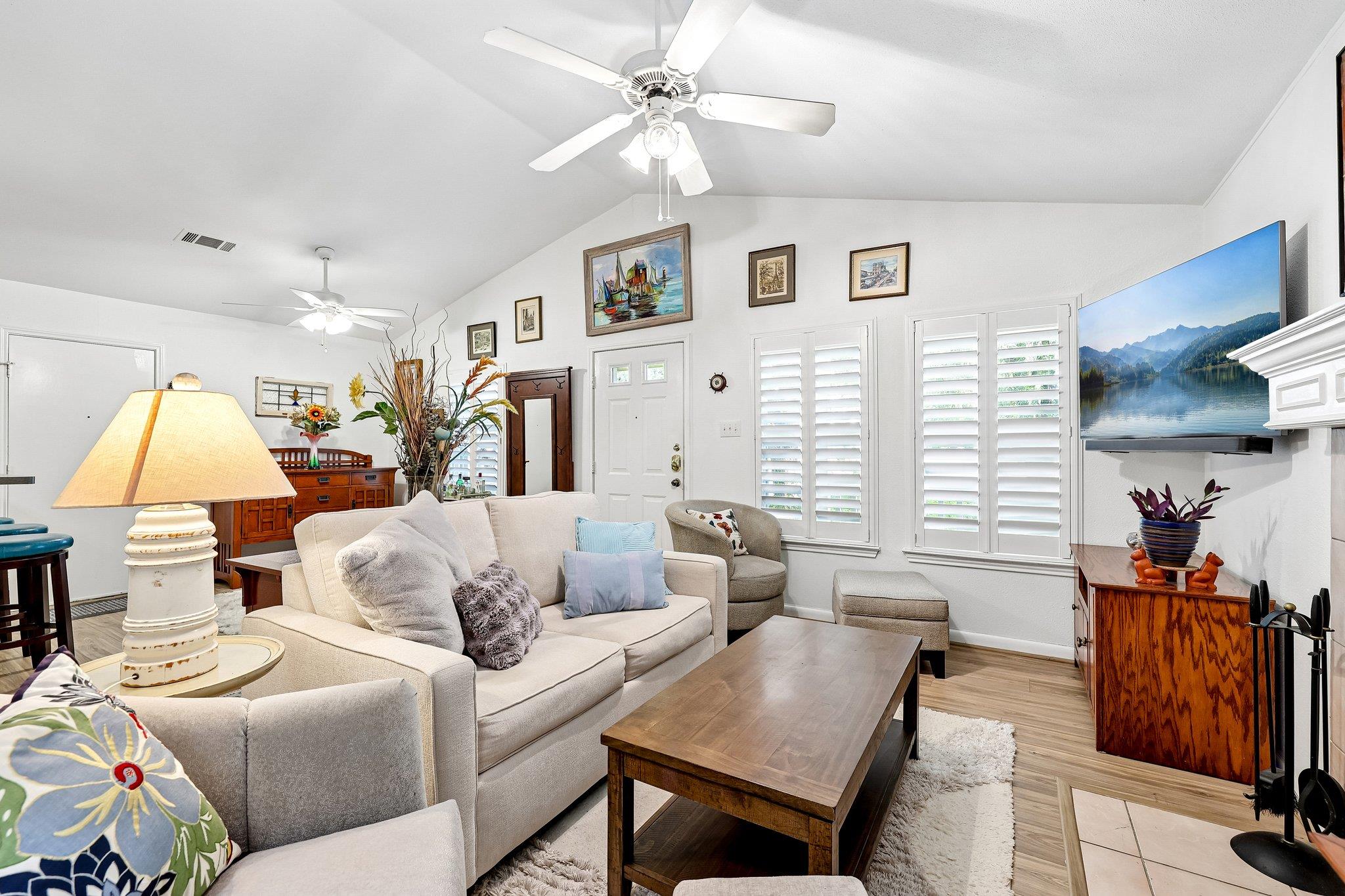94 Louise St, Elgin, TX 78621