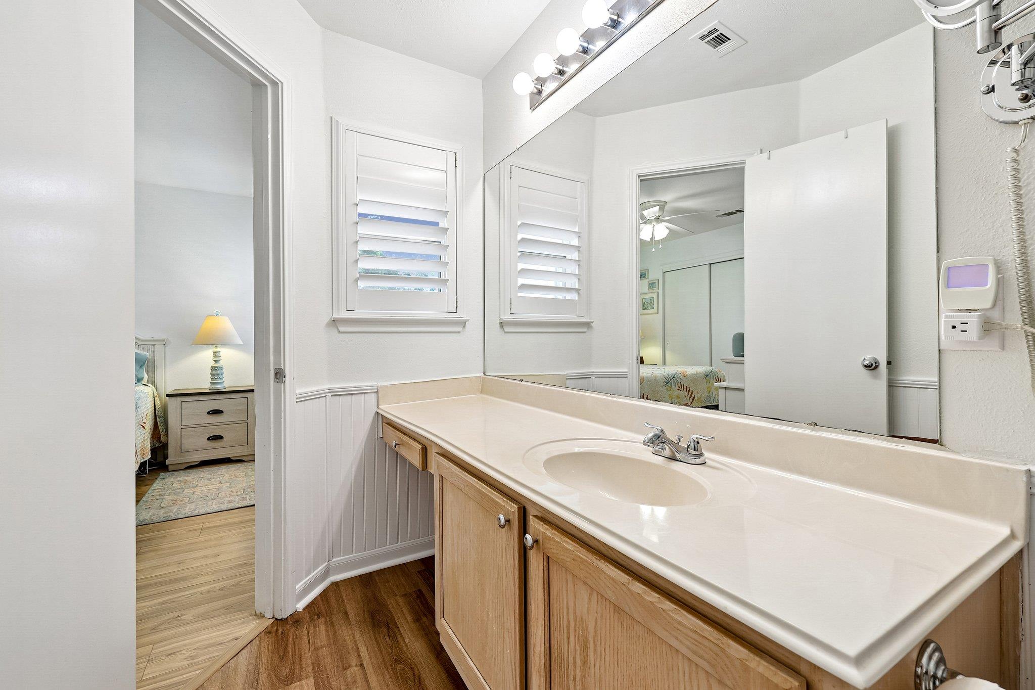 94 Louise St, Elgin, TX 78621