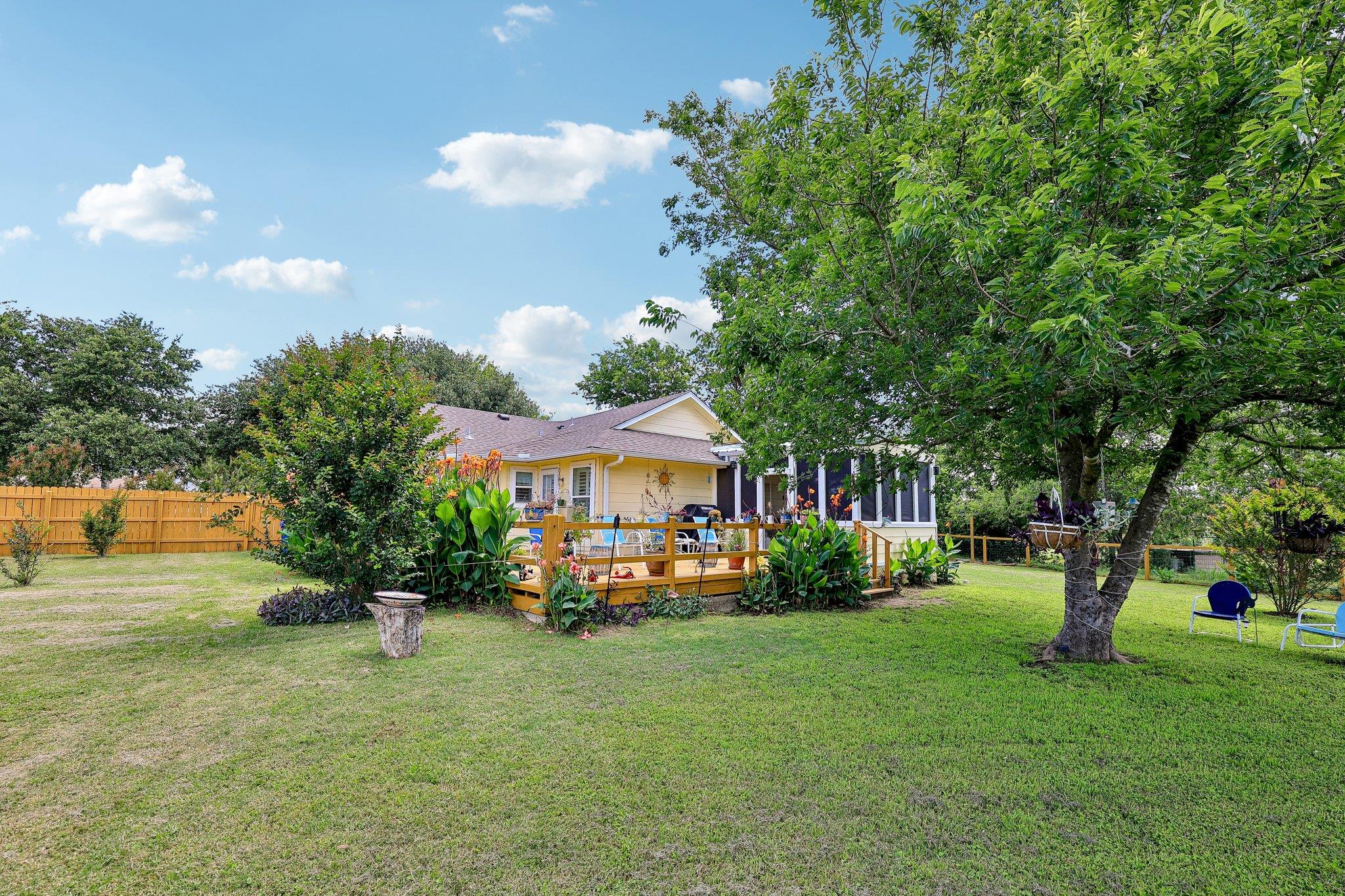 94 Louise St, Elgin, TX 78621