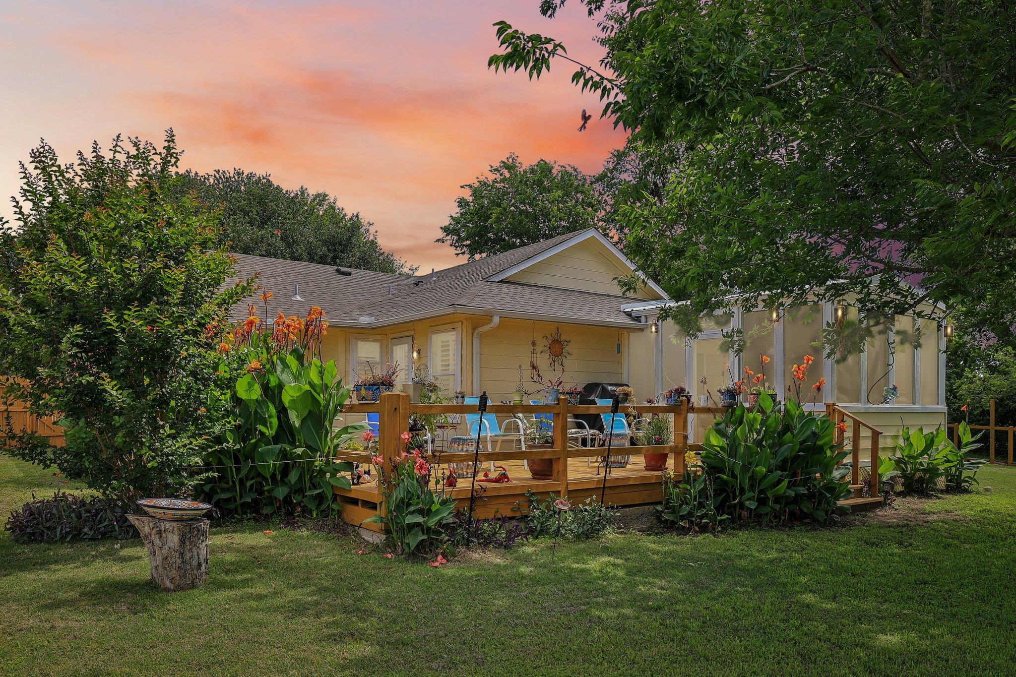 94 Louise St, Elgin, TX 78621