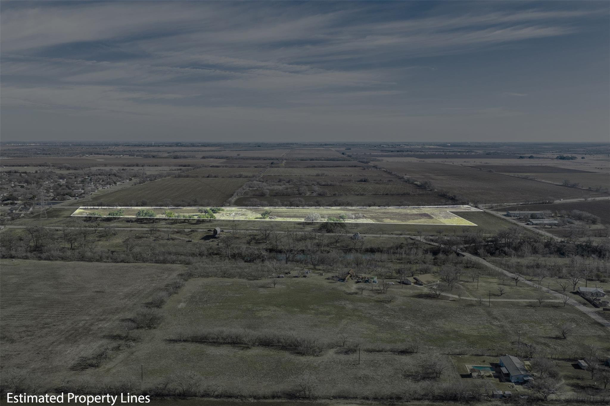 600 NW River Rd, Martindale, TX 78655