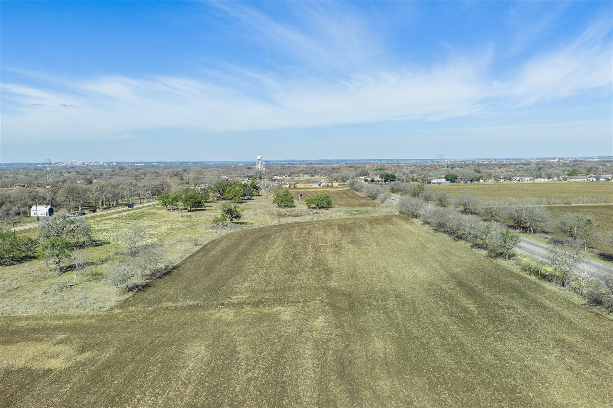 600 NW River Rd, Martindale, TX 78655