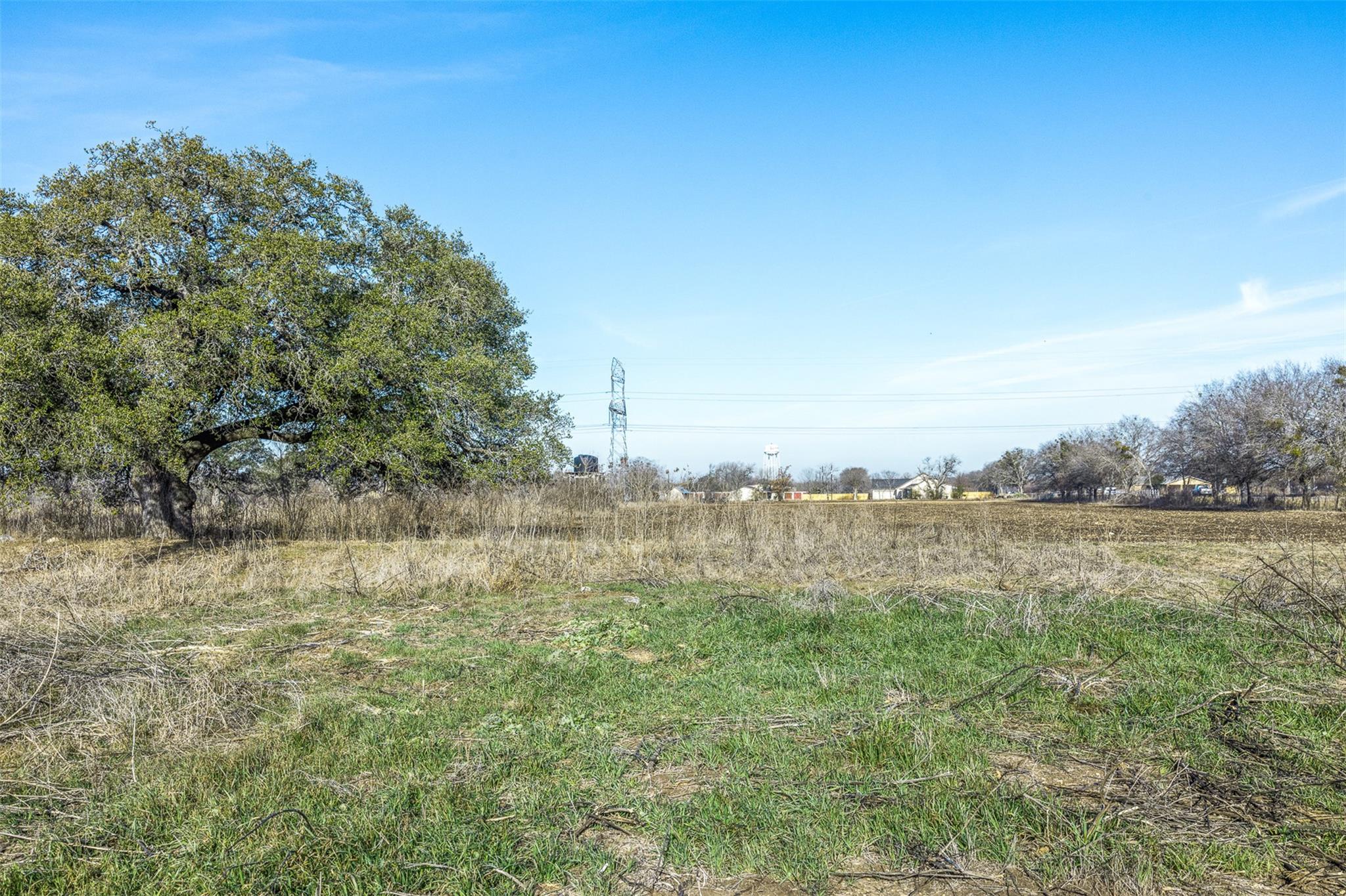 600 NW River Rd, Martindale, TX 78655