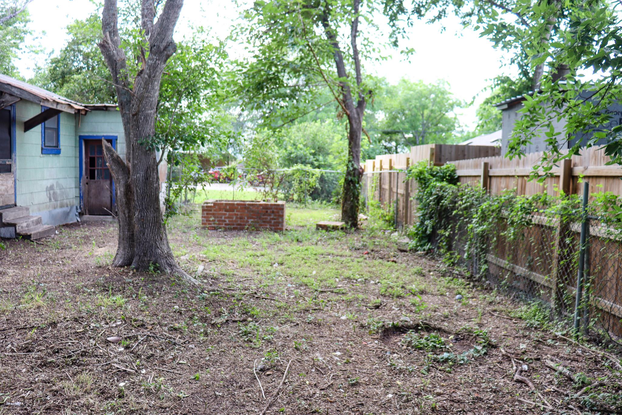 803 Third St, Lockhart, TX 78644