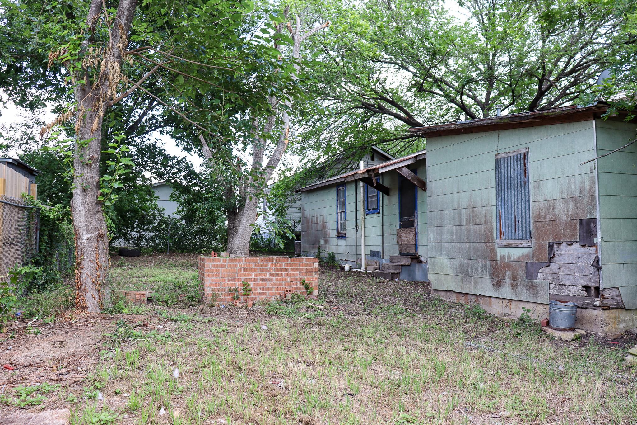 803 Third St, Lockhart, TX 78644