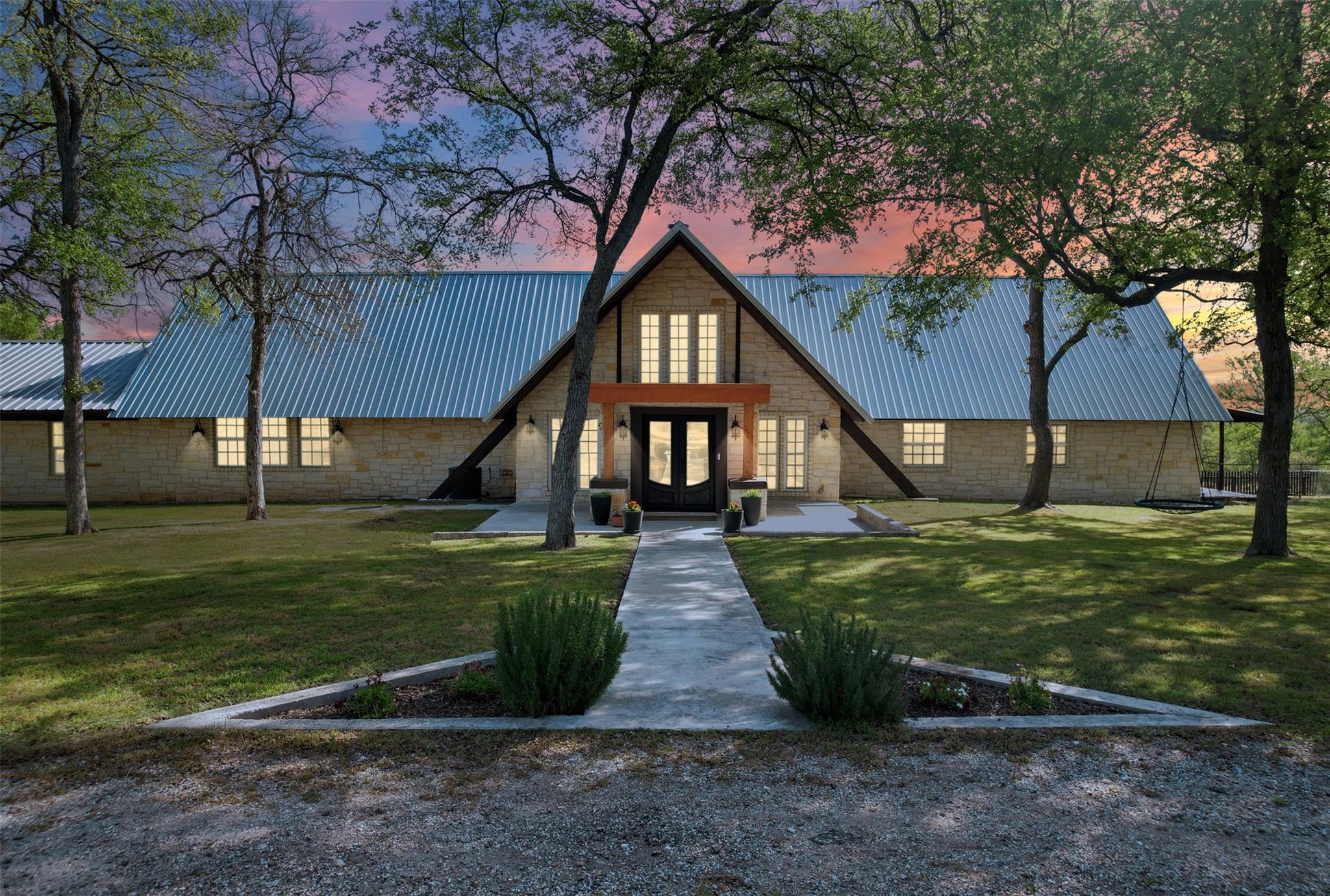 4530 Fm 86, Luling, TX 78648