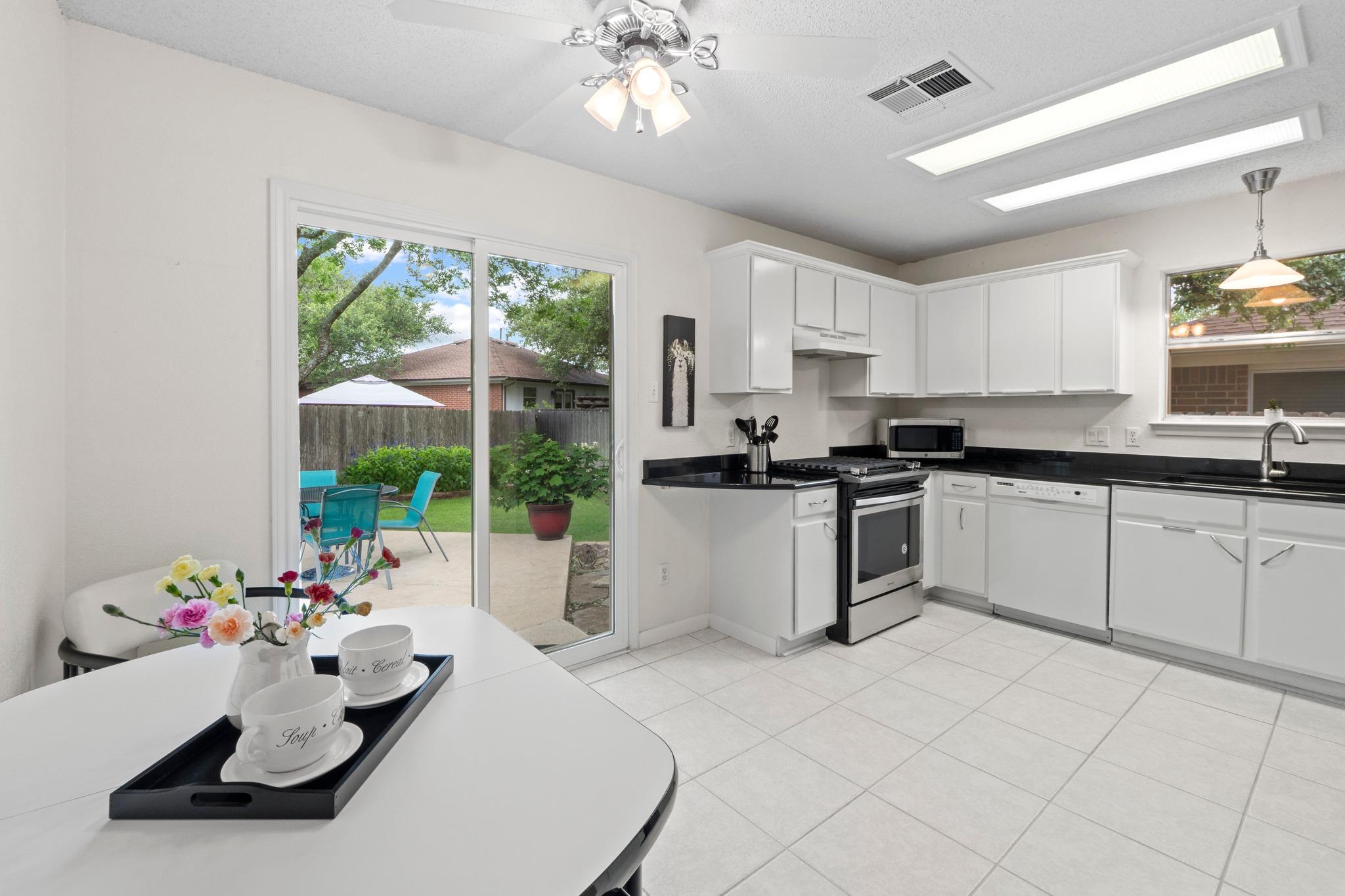 1603 Carriage Hills Trl, Cedar Park, TX 78613