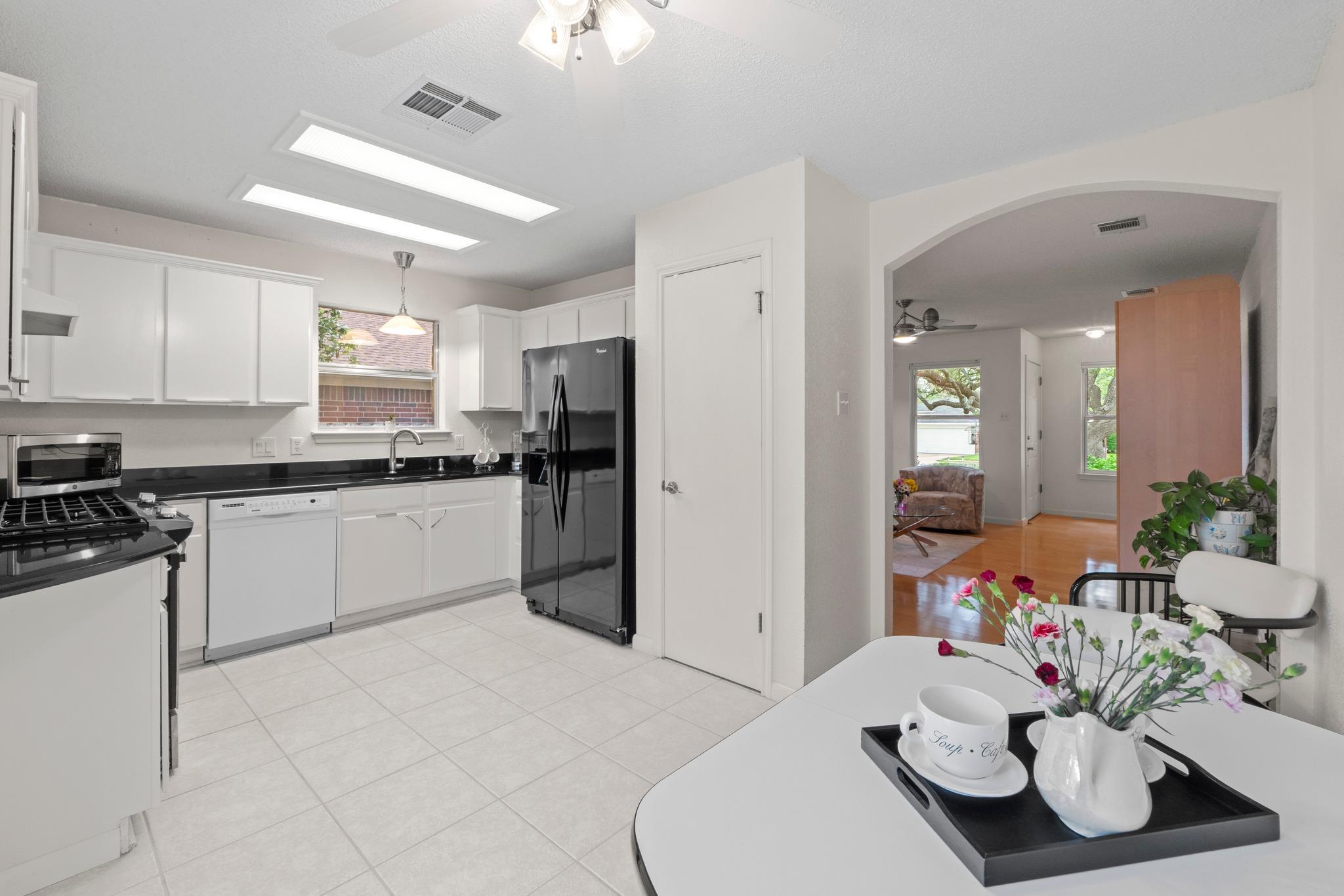 1603 Carriage Hills Trl, Cedar Park, TX 78613