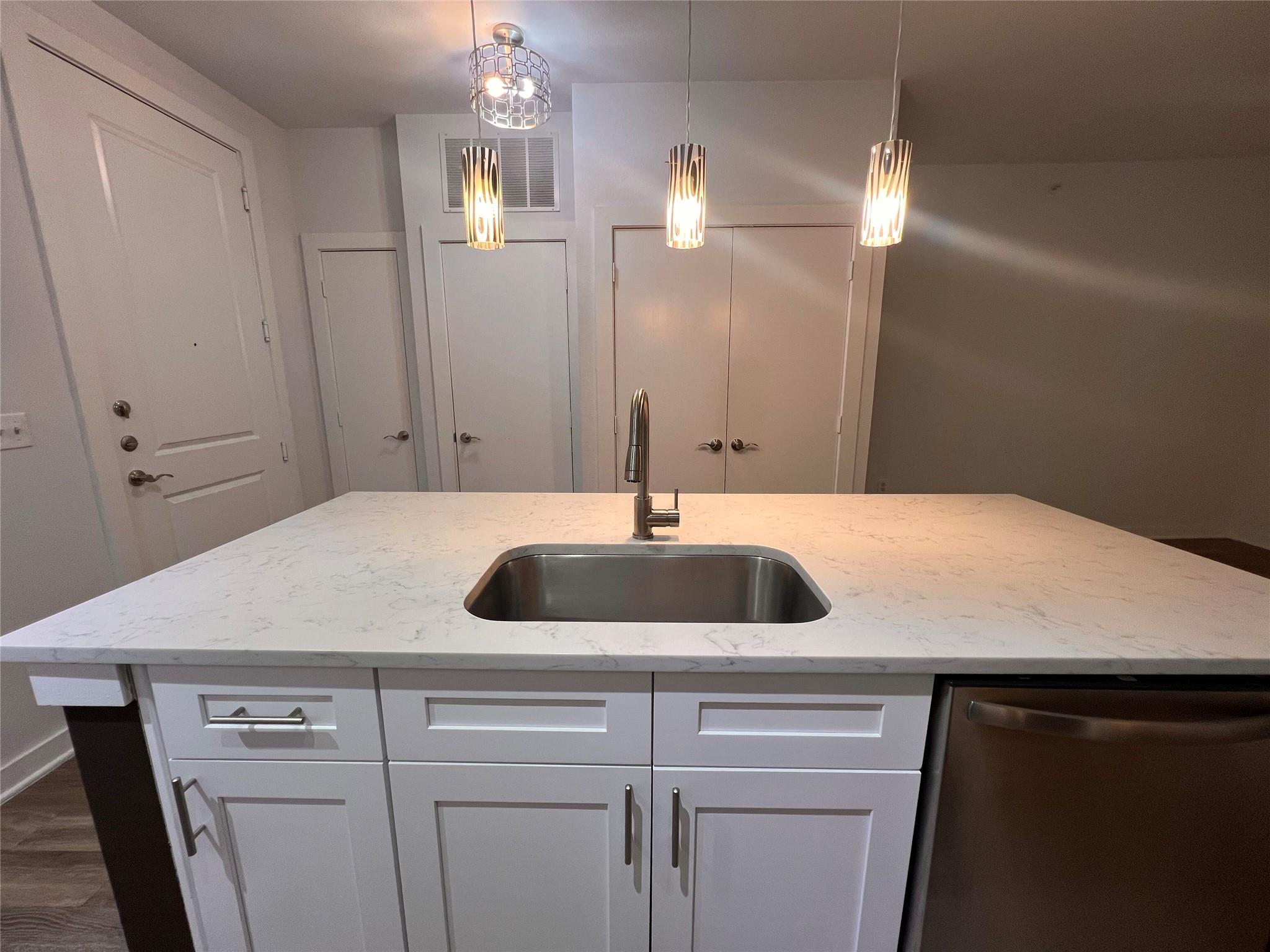 1900 Barton Springs Rd # 4041, Austin, TX 78704