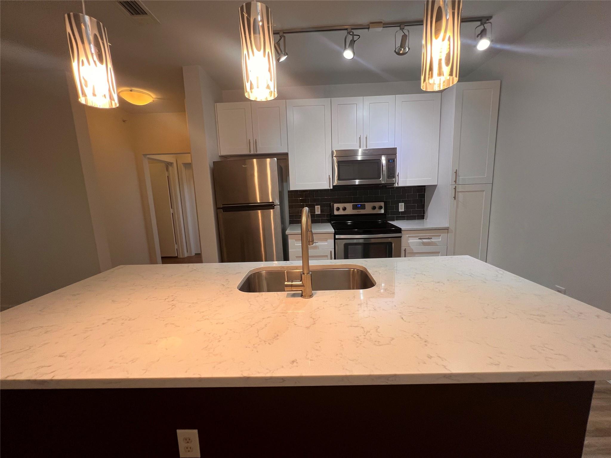 1900 Barton Springs Rd # 4041, Austin, TX 78704