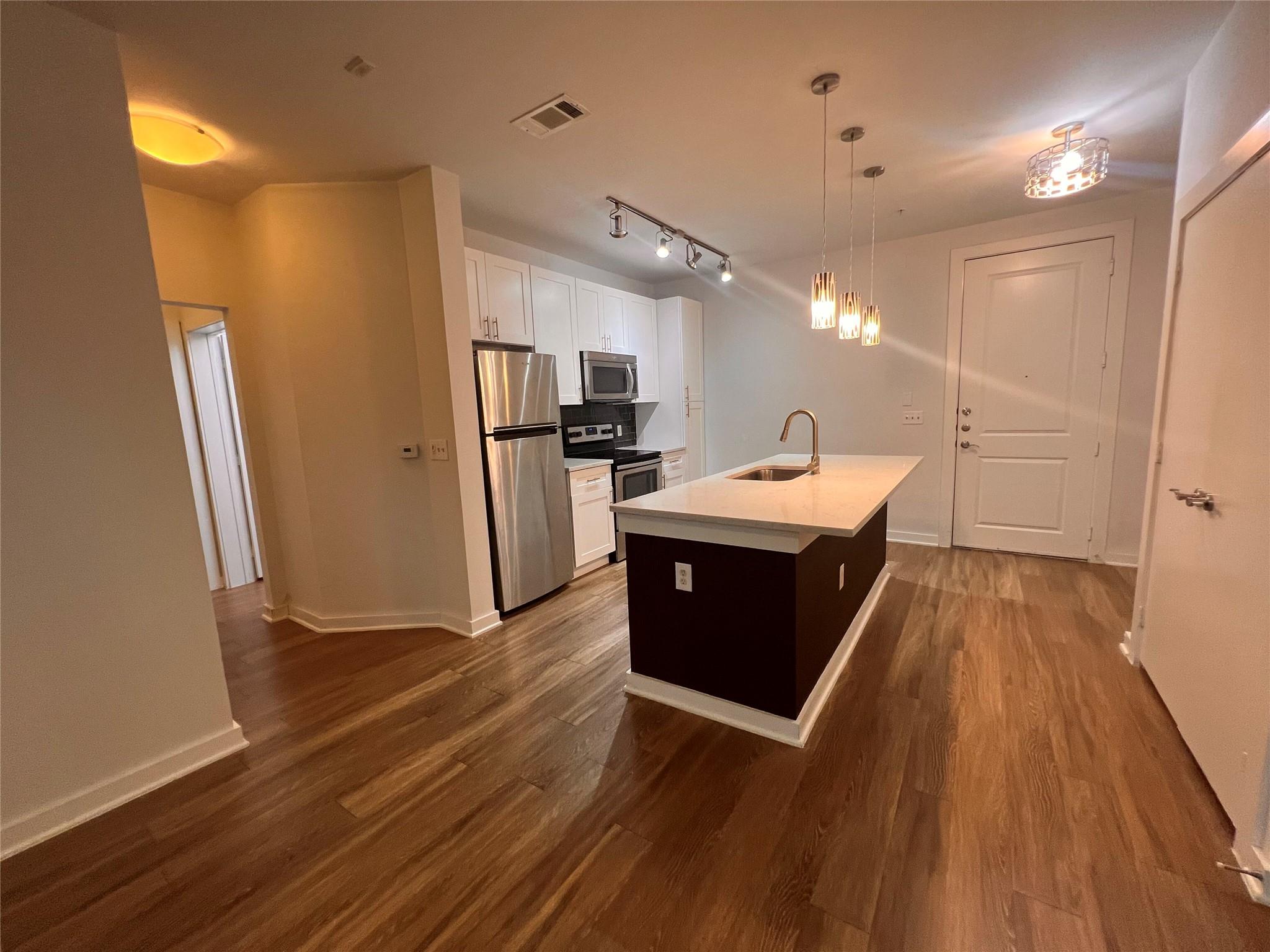 1900 Barton Springs Rd # 4041, Austin, TX 78704