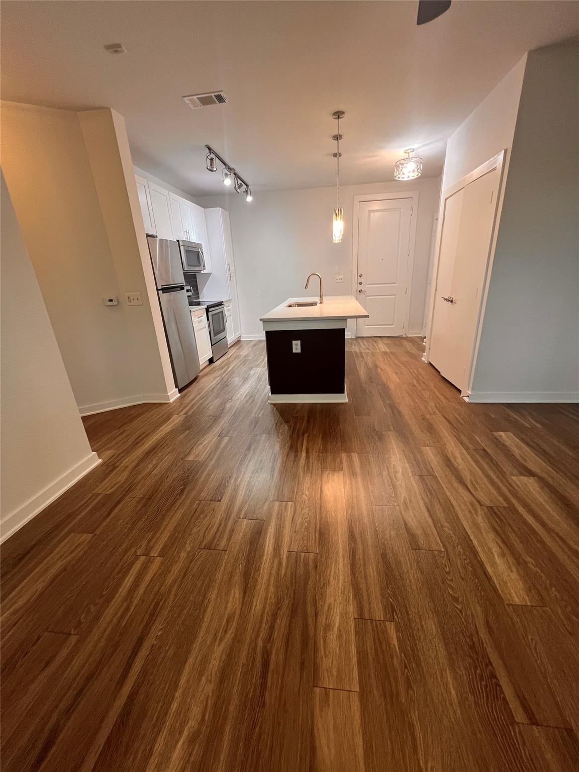 1900 Barton Springs Rd # 4041, Austin, TX 78704
