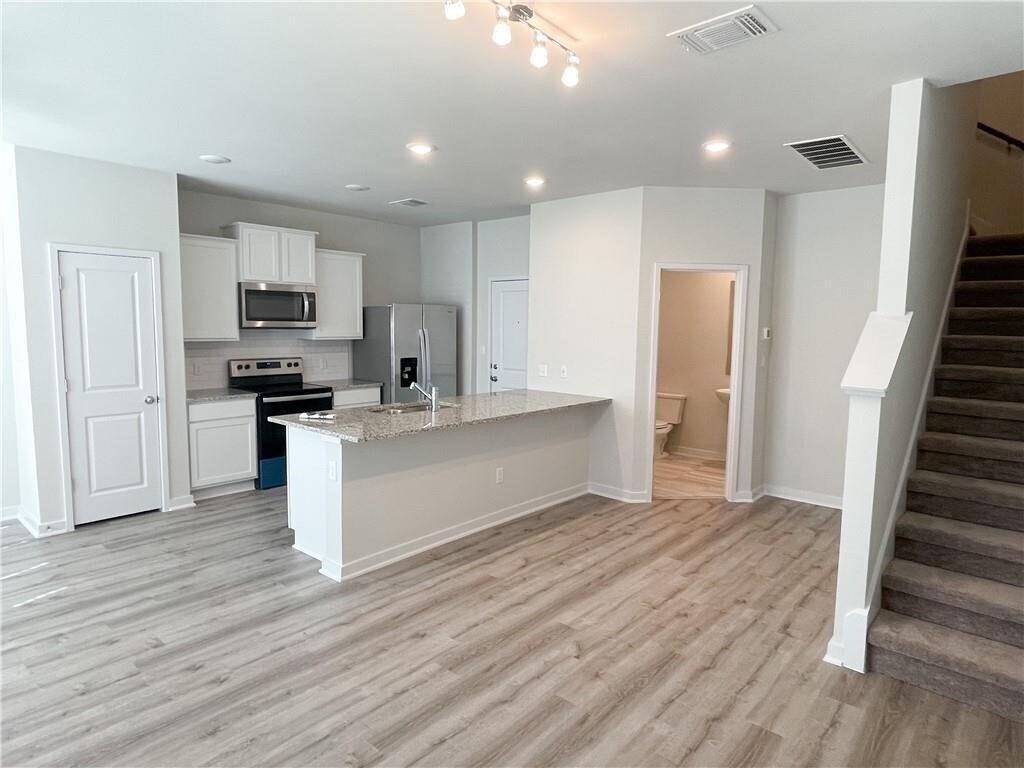 605 W South St St # 36, Leander, TX 78641