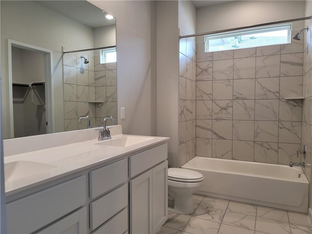 605 W South St St # 36, Leander, TX 78641