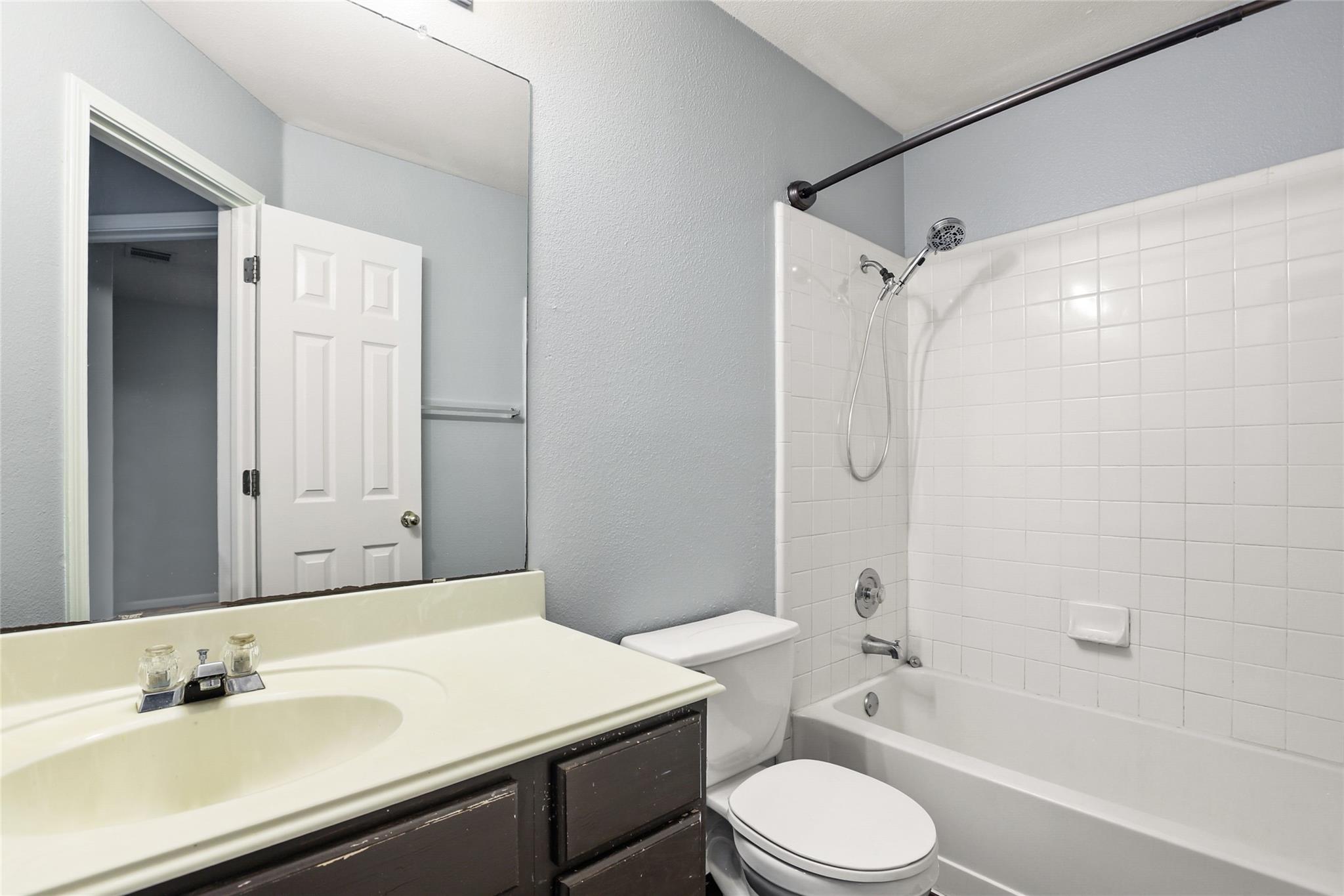 1301 Waterfall Ave, Leander, TX 78641