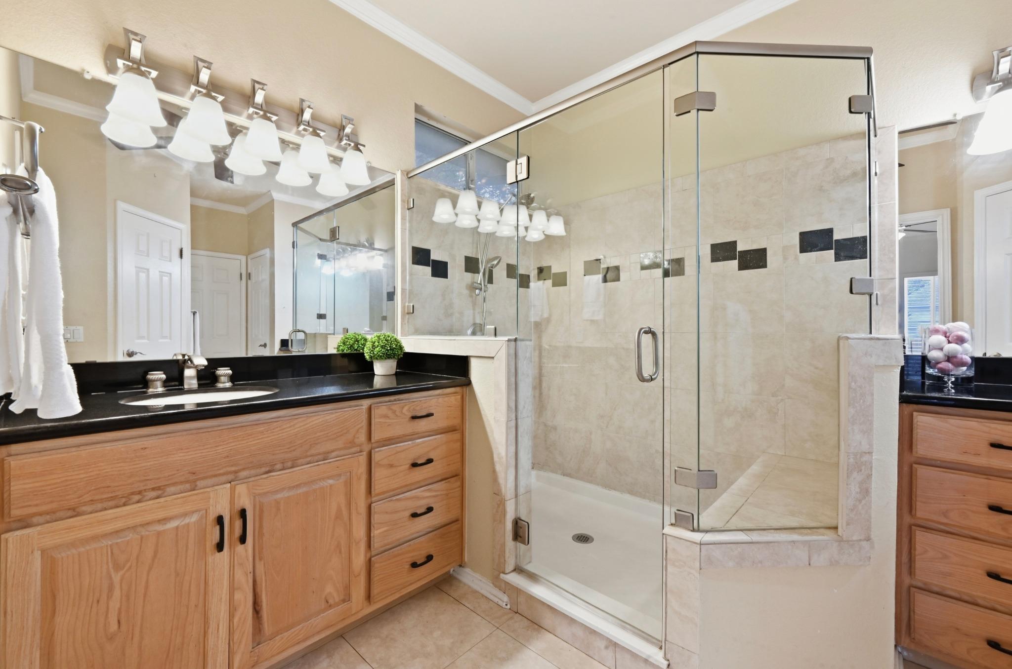 5313 Moon Shadow Dr, Austin, TX 78735