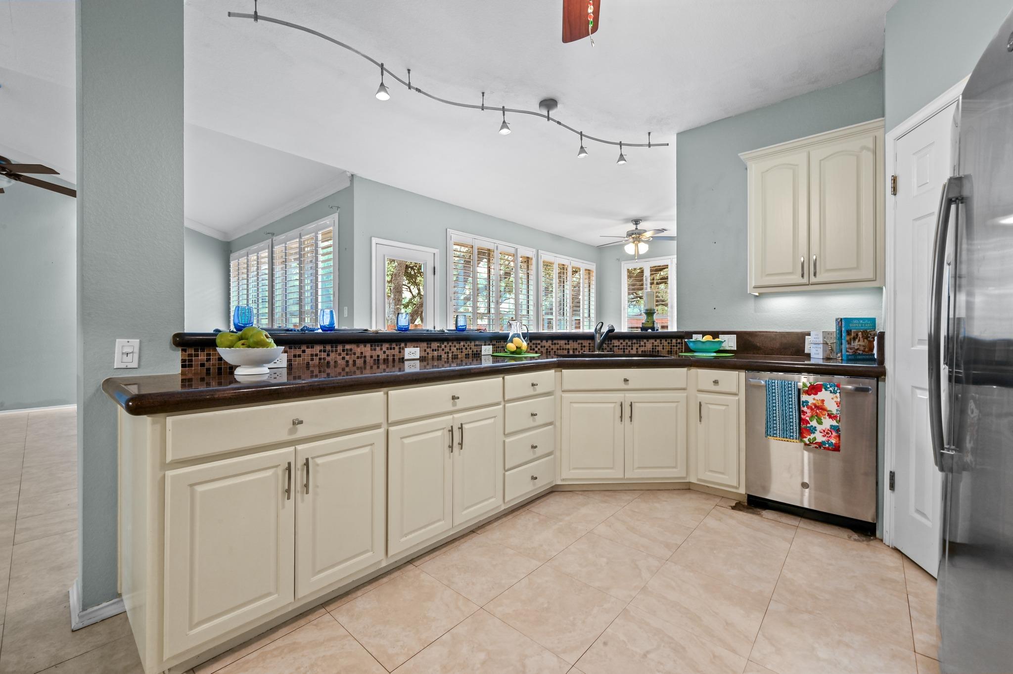 5313 Moon Shadow Dr, Austin, TX 78735